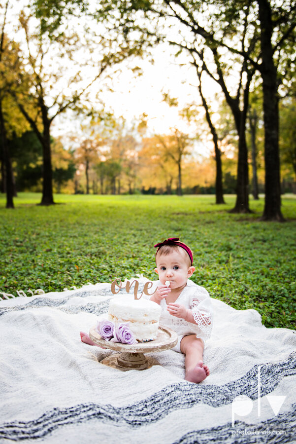 family session fall baby one year outdoors outside sweaters leaves park ennis texas photography sarah whittaker photo la vie-12.JPG