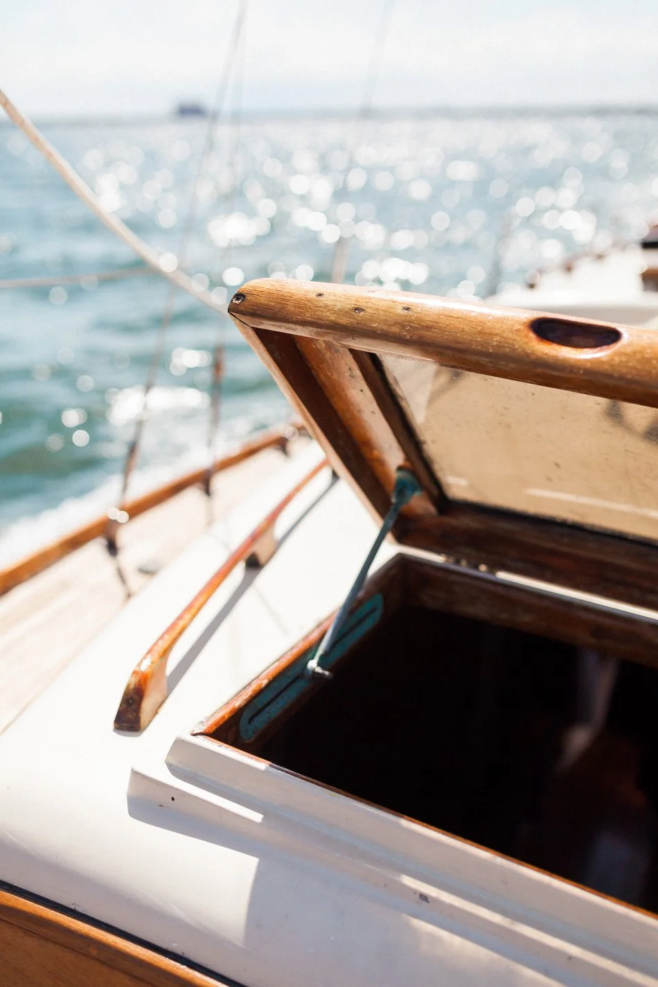 naples-luxury-sailing-engagement-photography-nautical-sailboat-engagement_1104.jpg