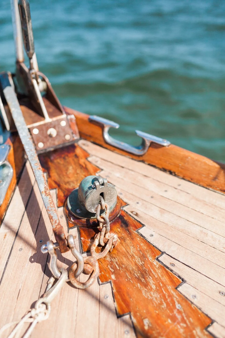 naples-luxury-sailing-engagement-photography-nautical-sailboat-engagement_1105.jpg