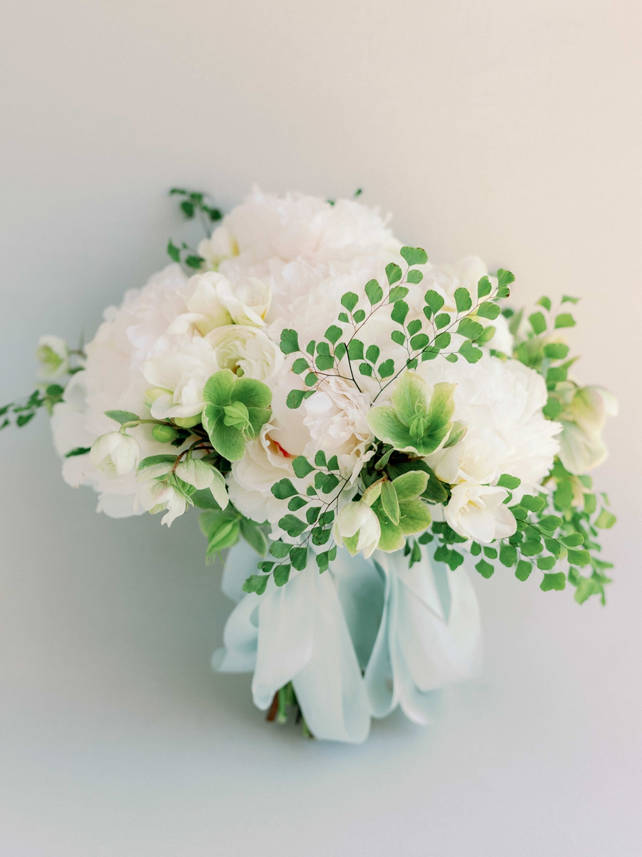white wedding bouquet