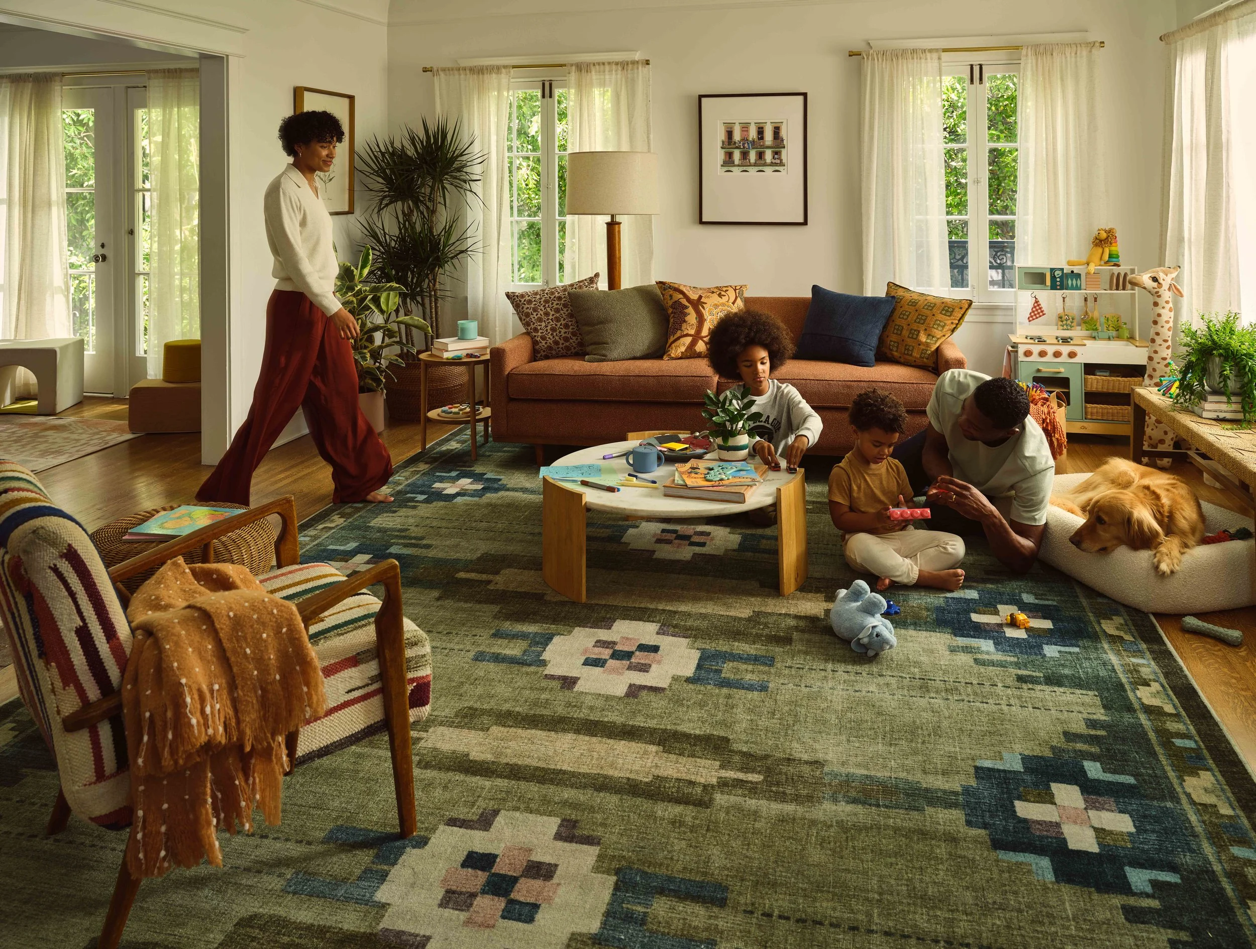 2508BHOM_BlankHomes_Living_0141 _ye_v2.jpg