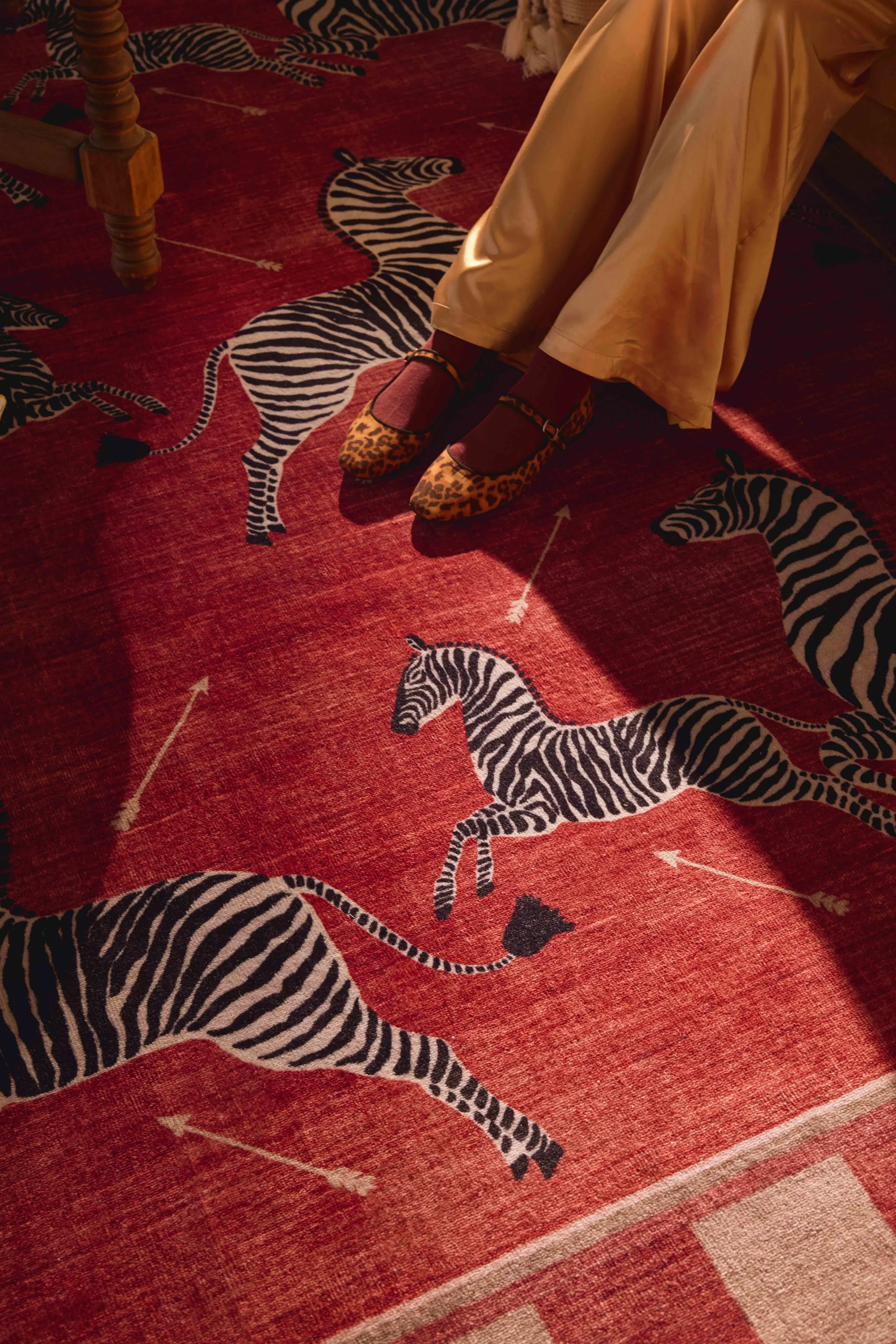 ROOM S-2510SCAL-0566-LVR_ZEBRAS RED A1T1014 FLAT.jpg