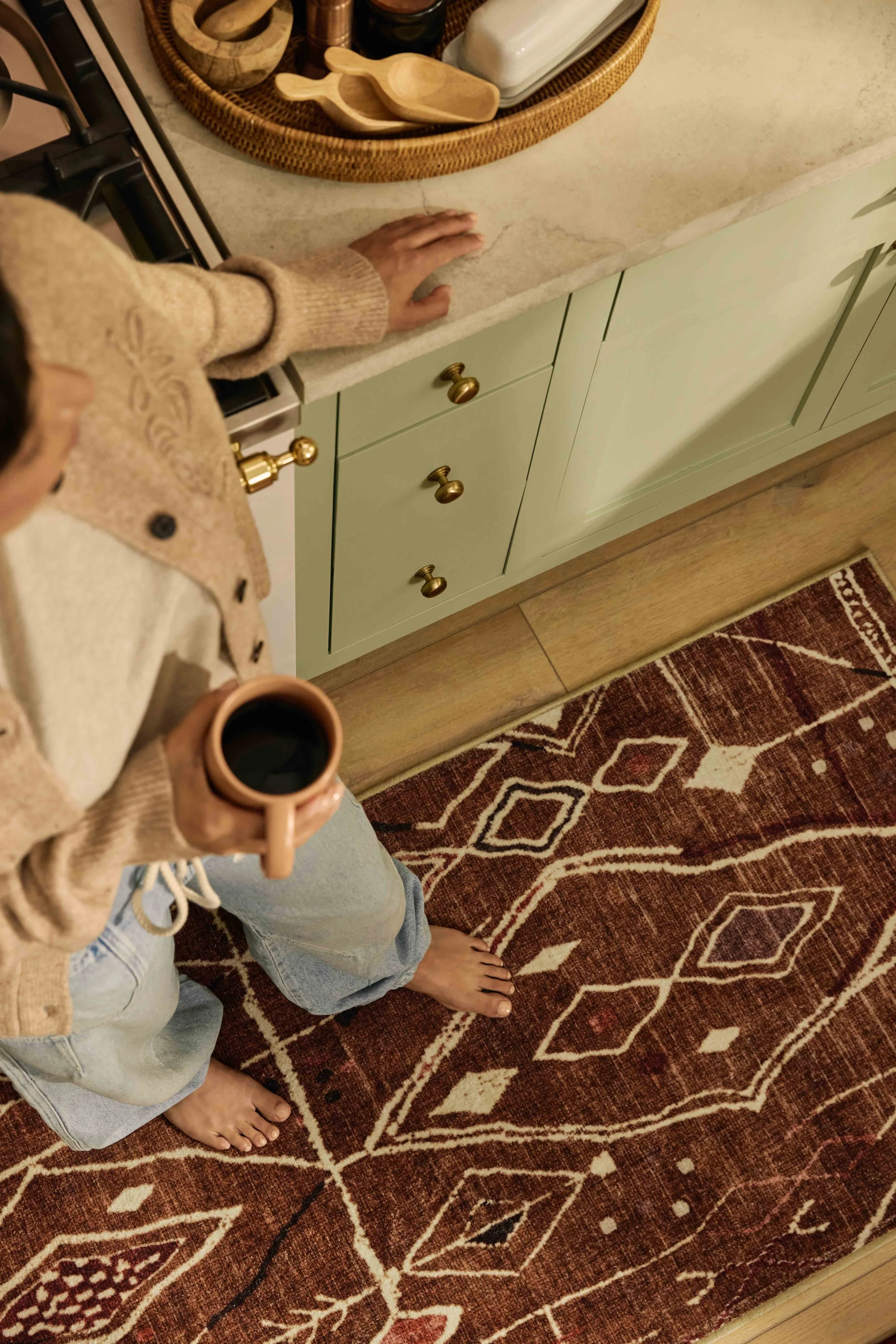 251209BOHO_1818_KIT WOMAN & DOG.jpg