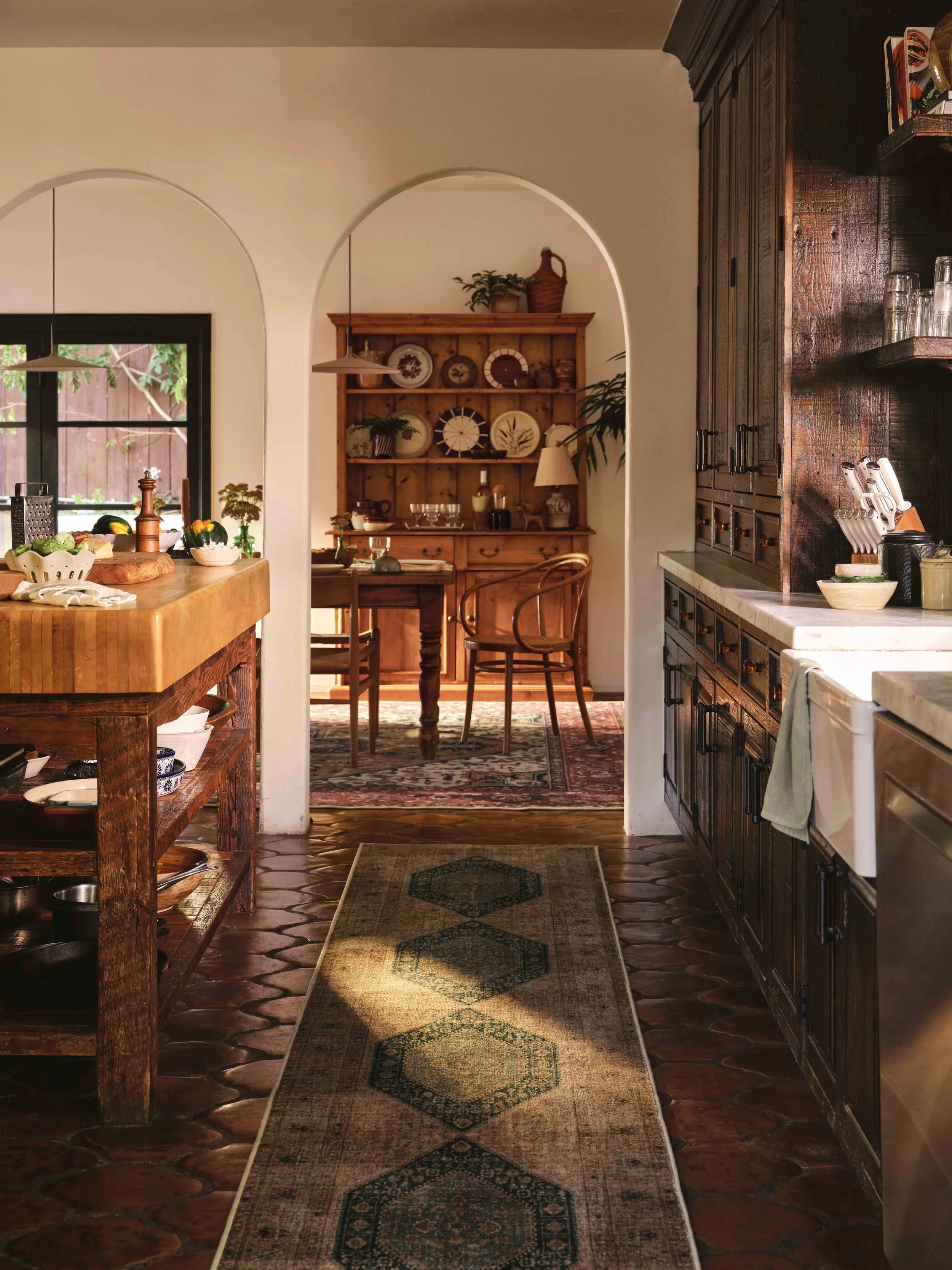 250729HOST_1093_Kitchen_lp_v3.jpg