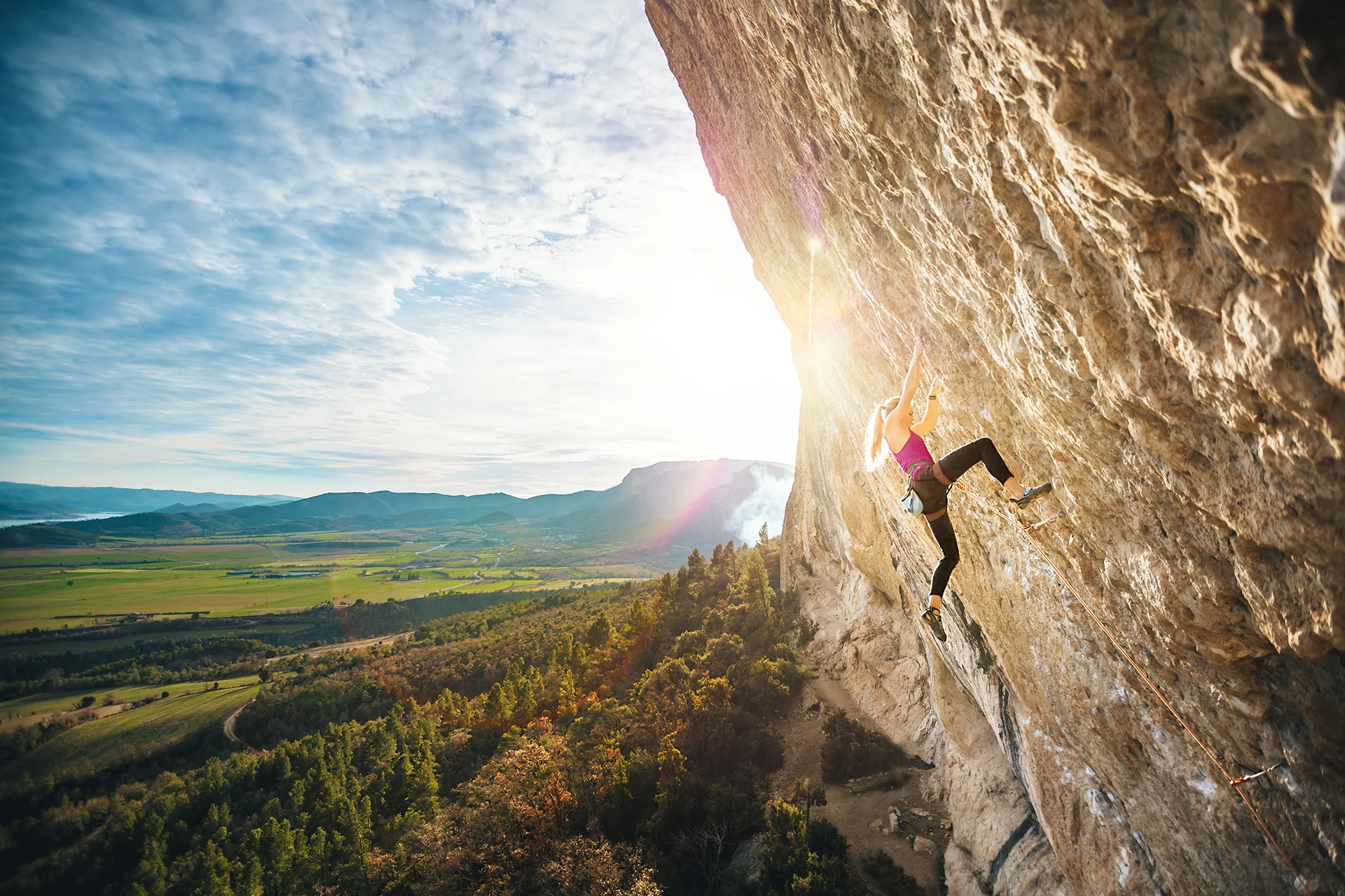 Rannveig Aamodt on "Gorillaz en la Niebla" 8b+ Oliana, Spain