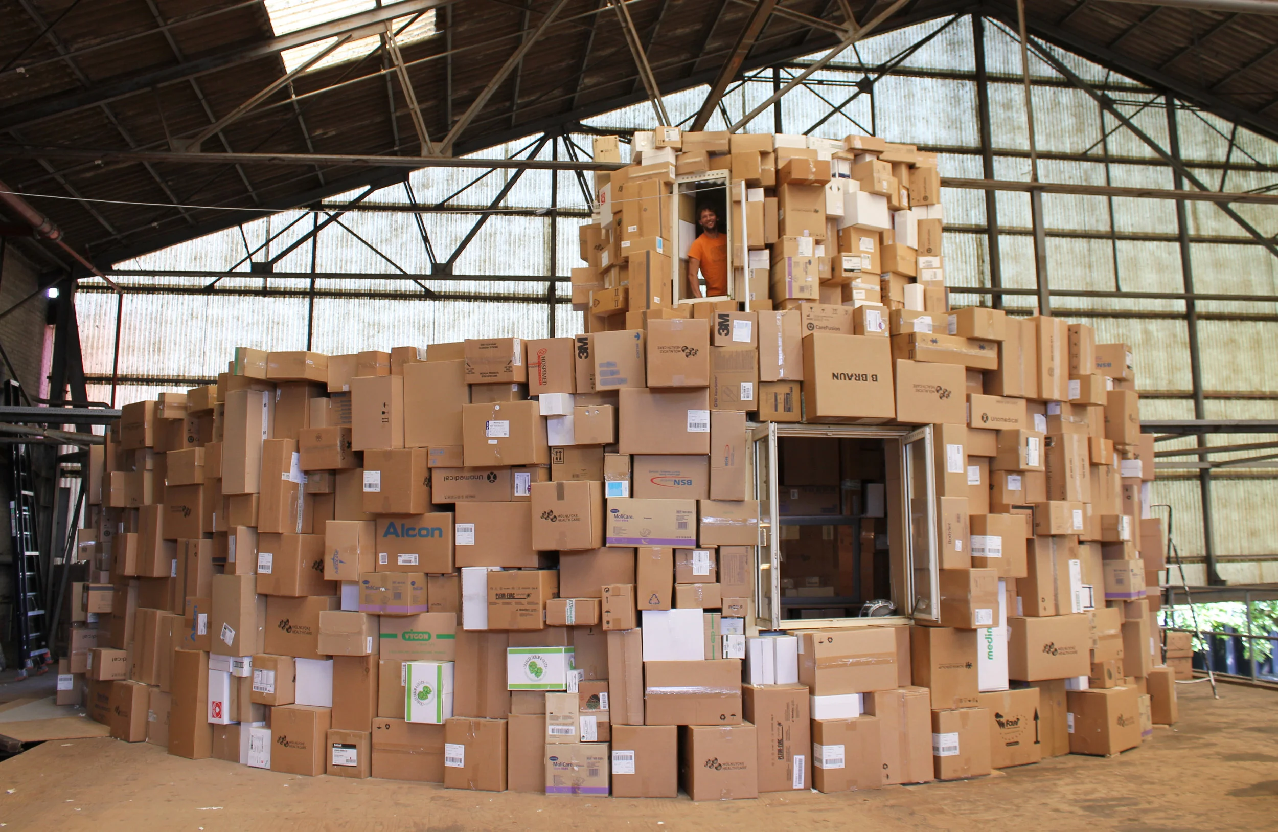 Kartonnen huis FABRIKAAT, credits Katerien ter Meulen.jpg