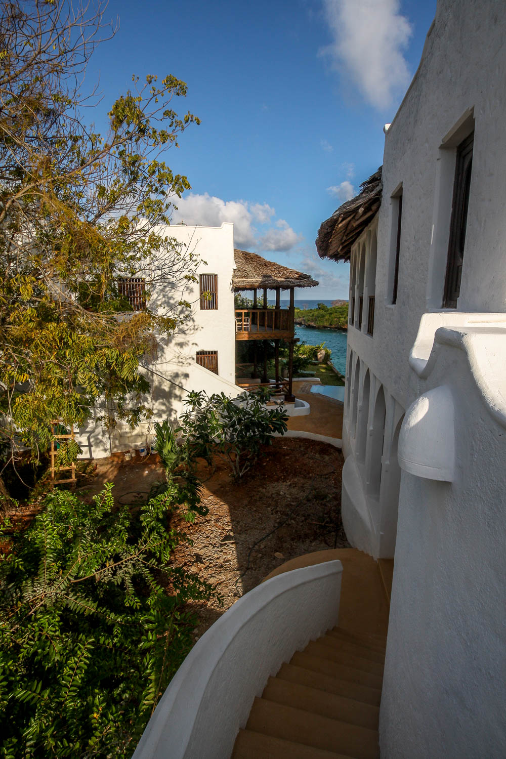 20140924-north wing from master stairs to ground.jpg