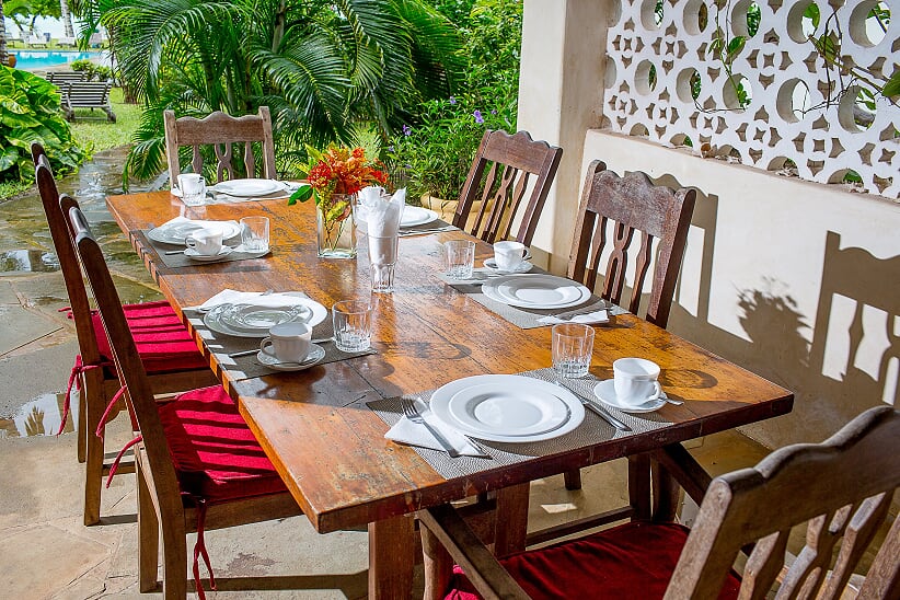 grnd fl dining table (634 of 138).jpg