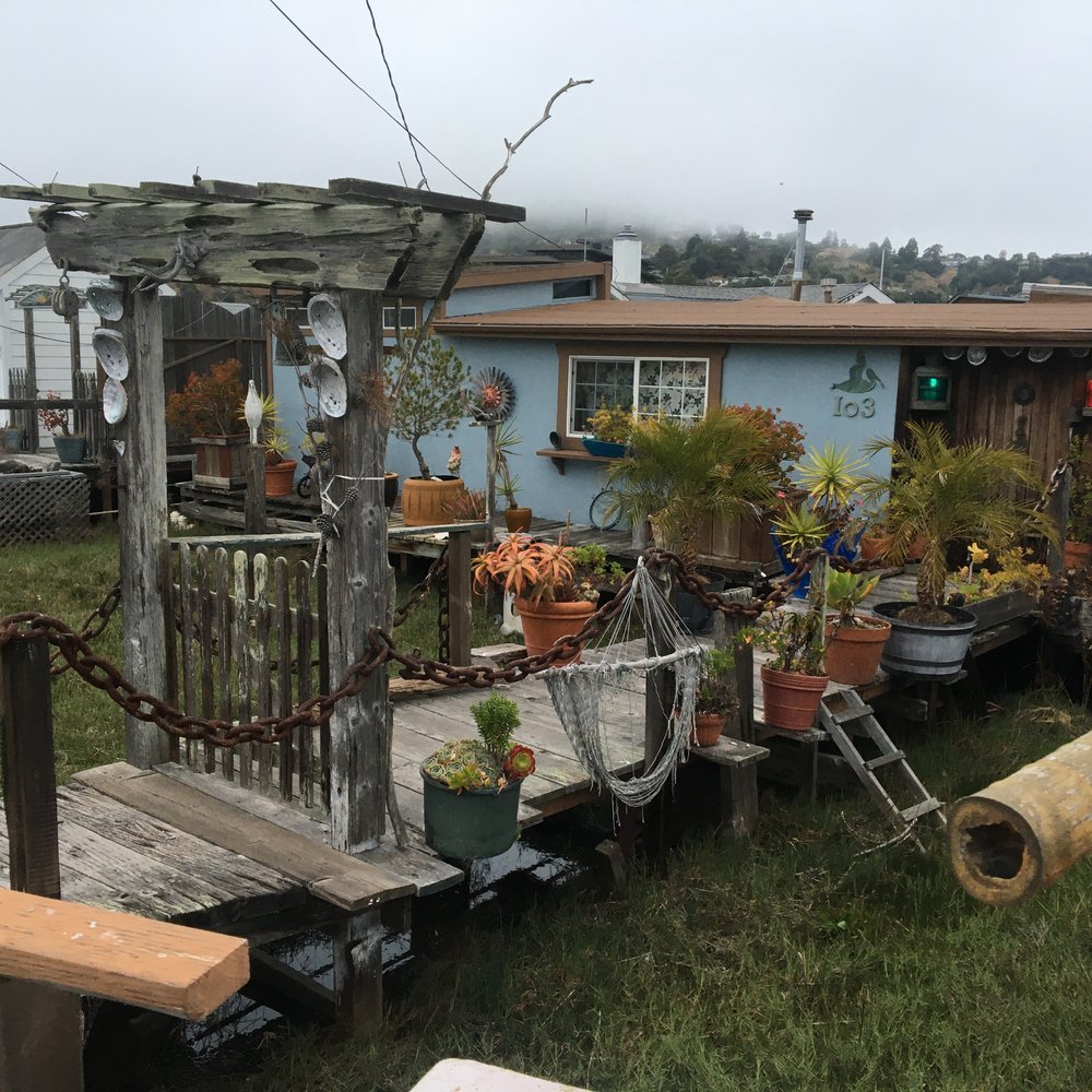 Marin. Houses on stelts in marshlands