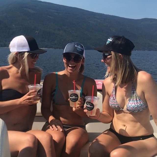 The Blonder the Better. We always we work hard...sometimes we work hard on our tans 🙋🏼&zwj;♀️
. . . . . 
Behind the scenes of our not not a photo shoot/ video. Sicamous definitely has my summer heart, love lake days like this 💛🙌🏻 #lakelife #shus