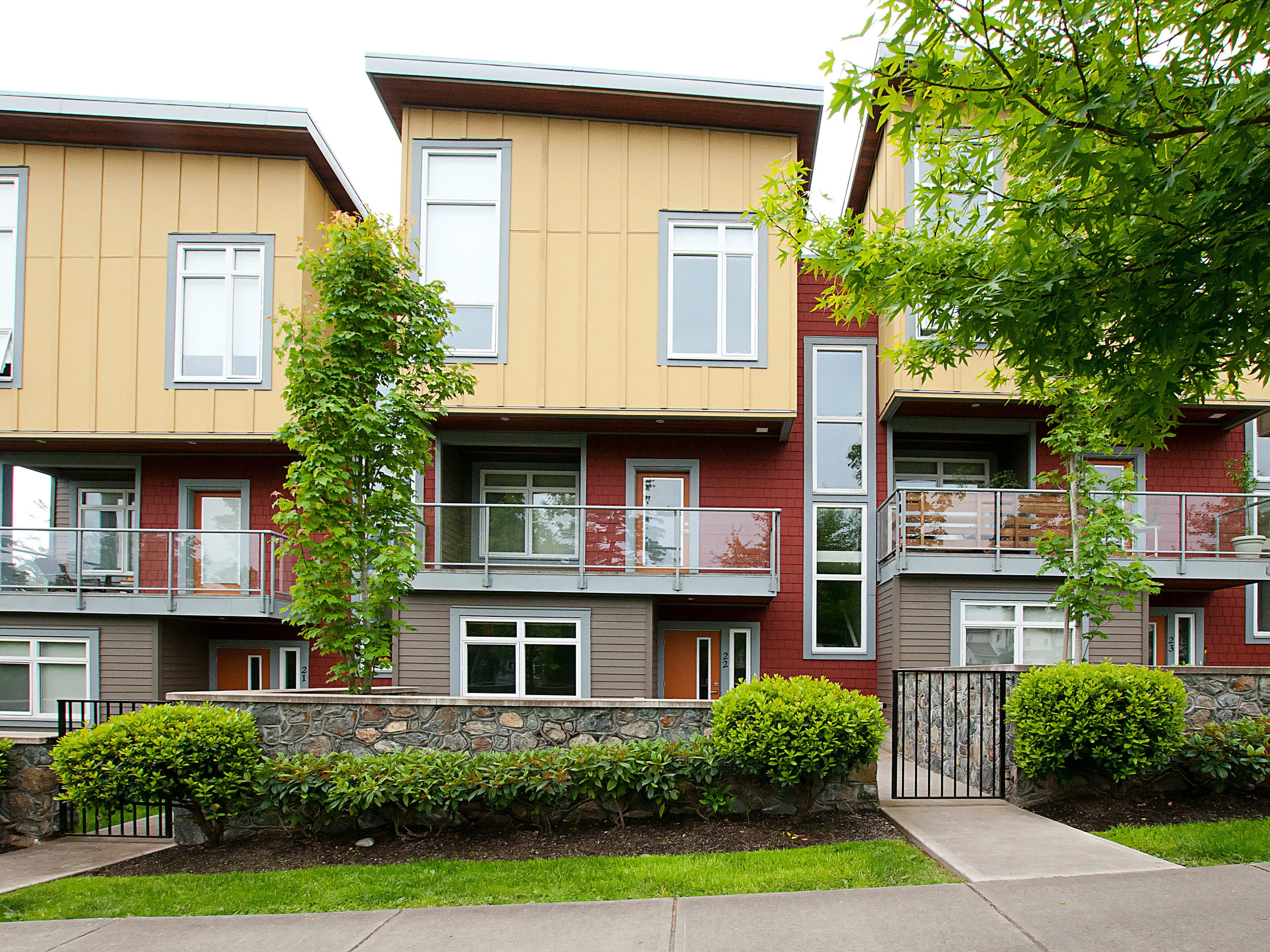 22 235 Island Hwy31.jpg