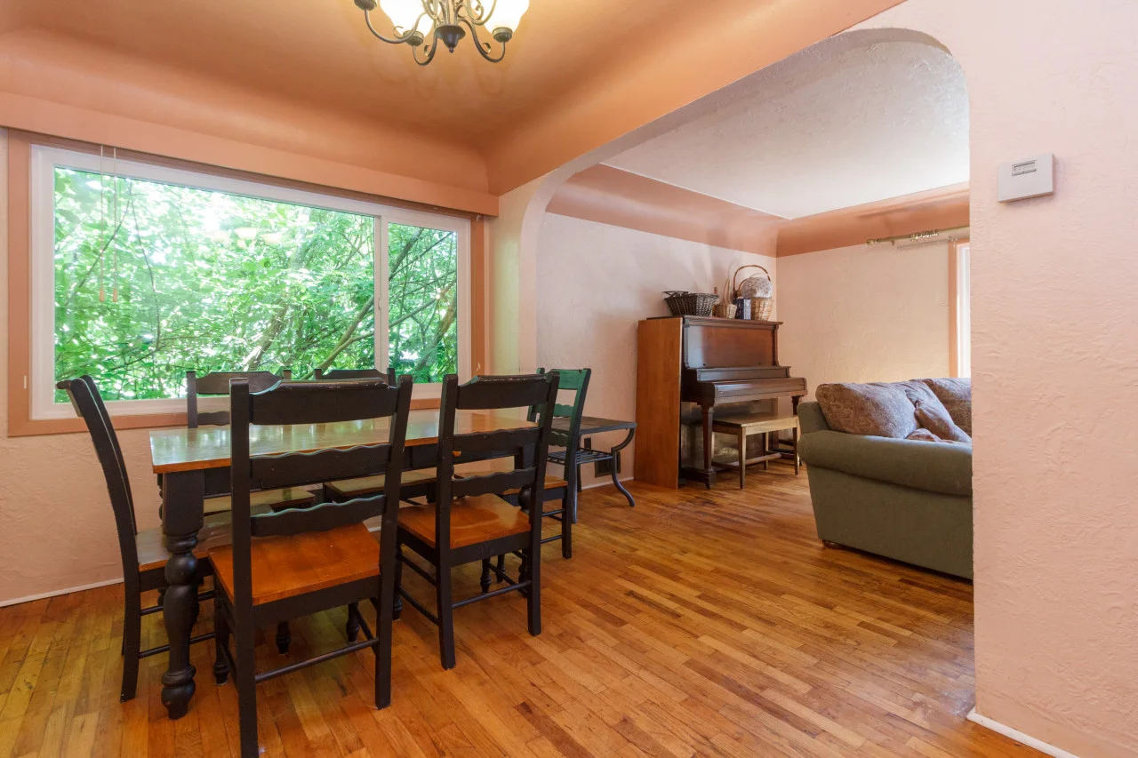 08-dining-room.jpg