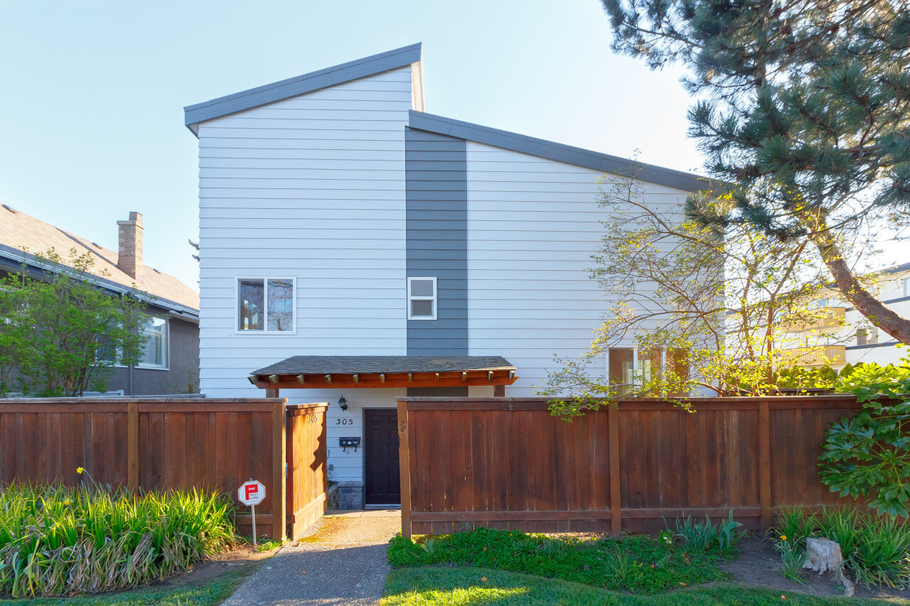 sold 305-229 Ontario