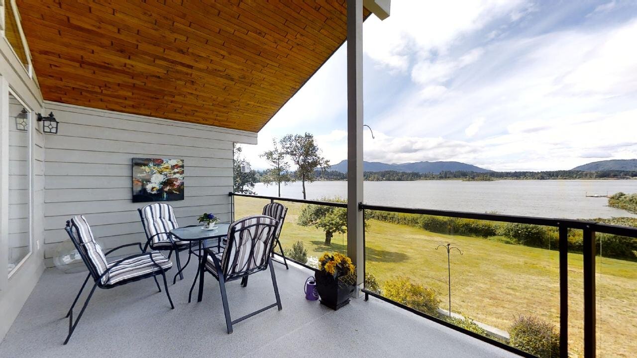 SOLD 11-1861 Maple Bay