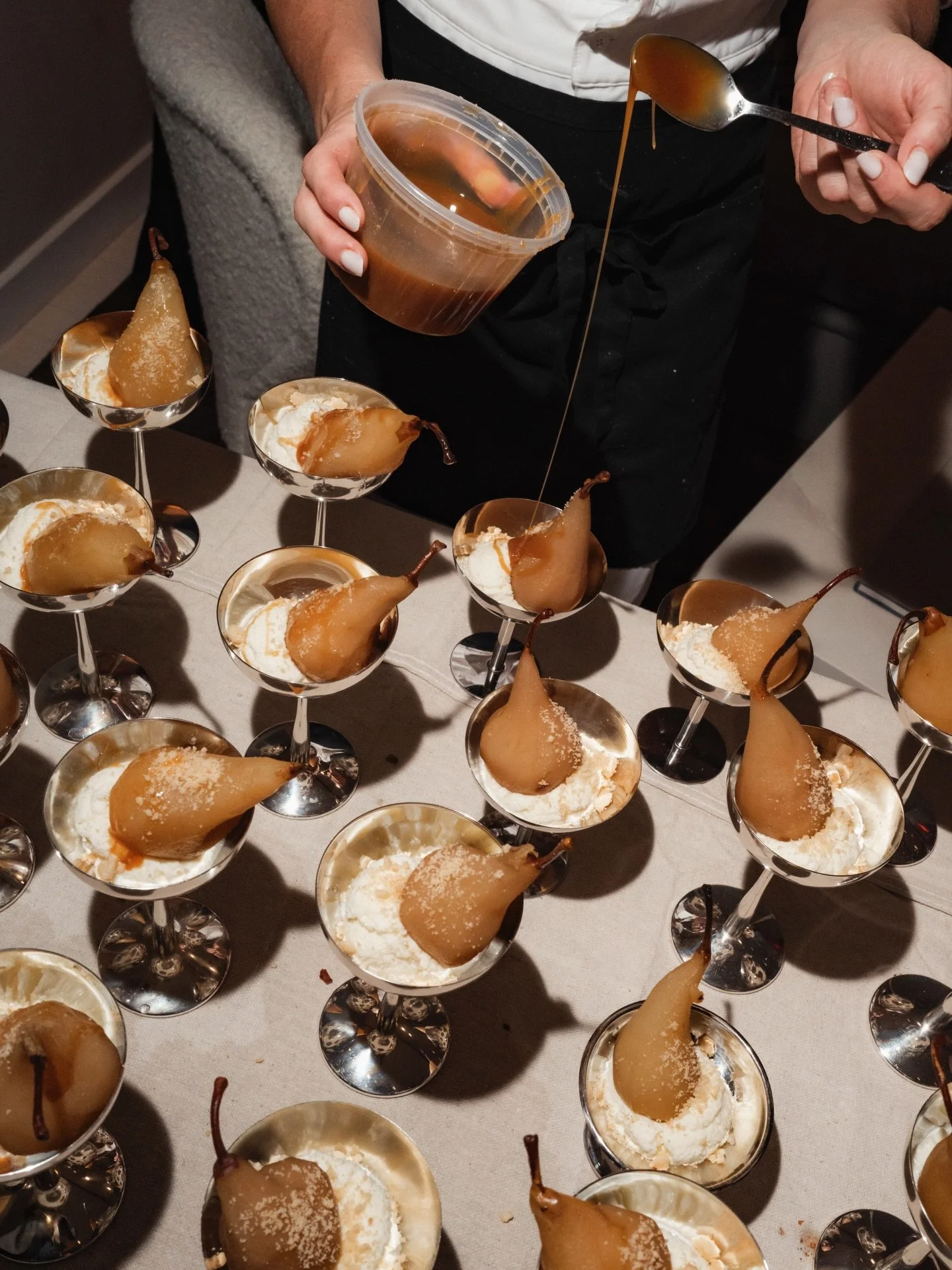 was a true pleasure to bring this thanksgiving menu to life for the collaboration with @jennikayne x @augusta.hoffman that would best be described as a modern take on a classic menu that started with crab claws, champagne, and caviar and then moved o