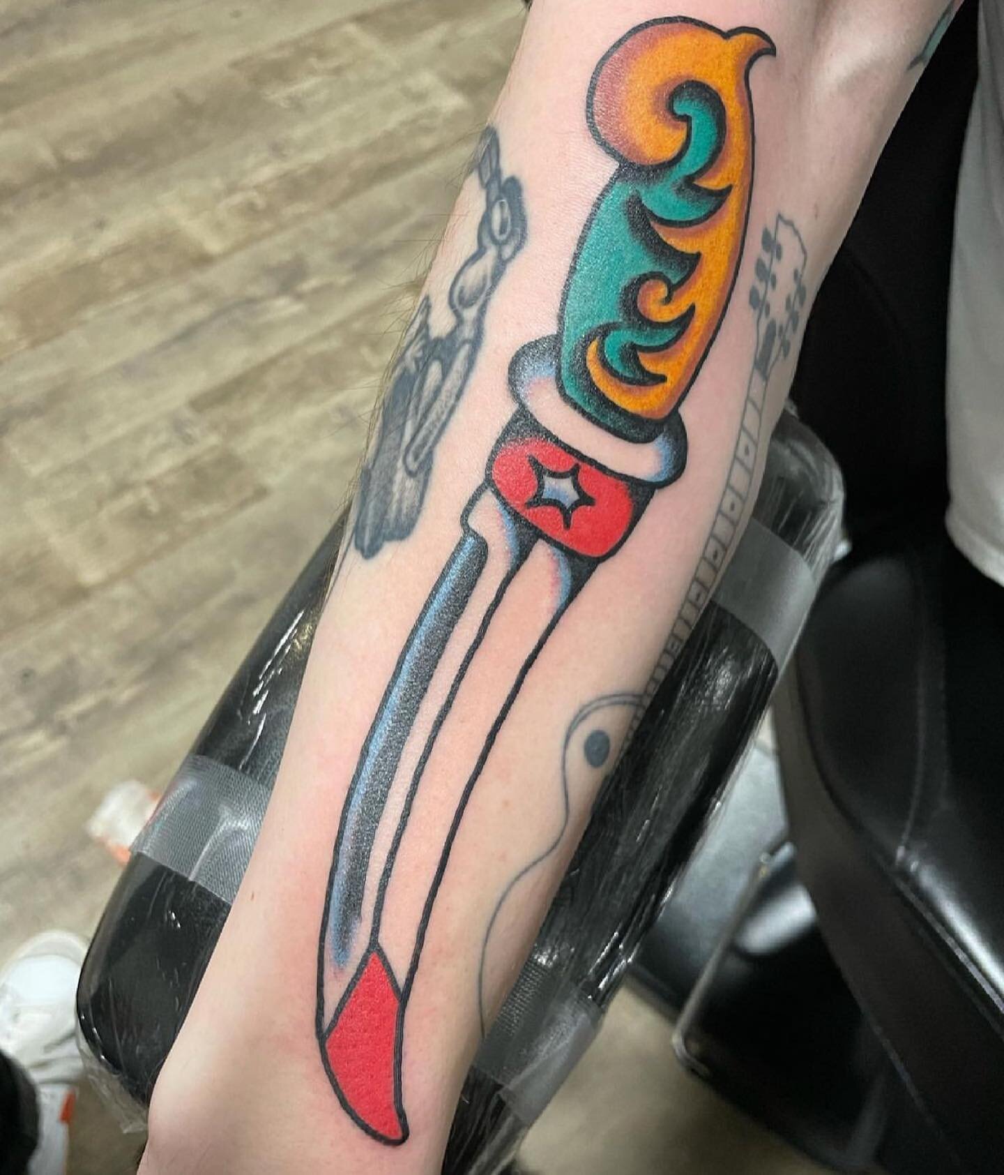 Dagger drawn on to fit done by  @nicholasjamestattoo 
*
If you&rsquo;re looking to make an appointment with Nick head on over to his Instagram and send him a DM.
*
📚 Books always open 📚 
*
#boston #bostontattooartist #supportgoodtattooing #supportg