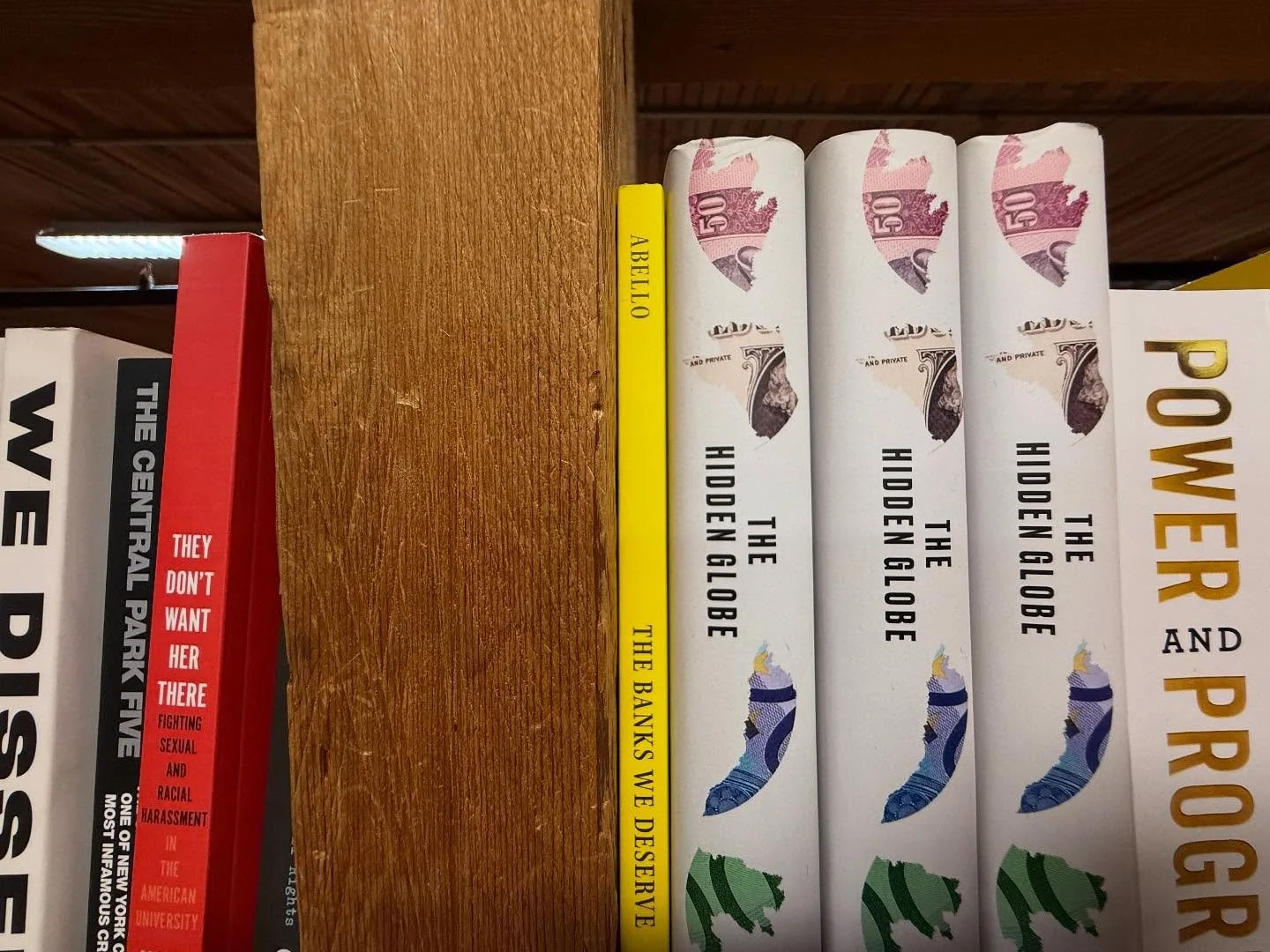 The beautiful 🥹 @elliottbaybookco in Seattle&rsquo;s Capitol Hill was one of the first bookstores anywhere to carry my book when it came out in February. Finally got a chance to visit it thanks to #AAJA25! @aajaofficial