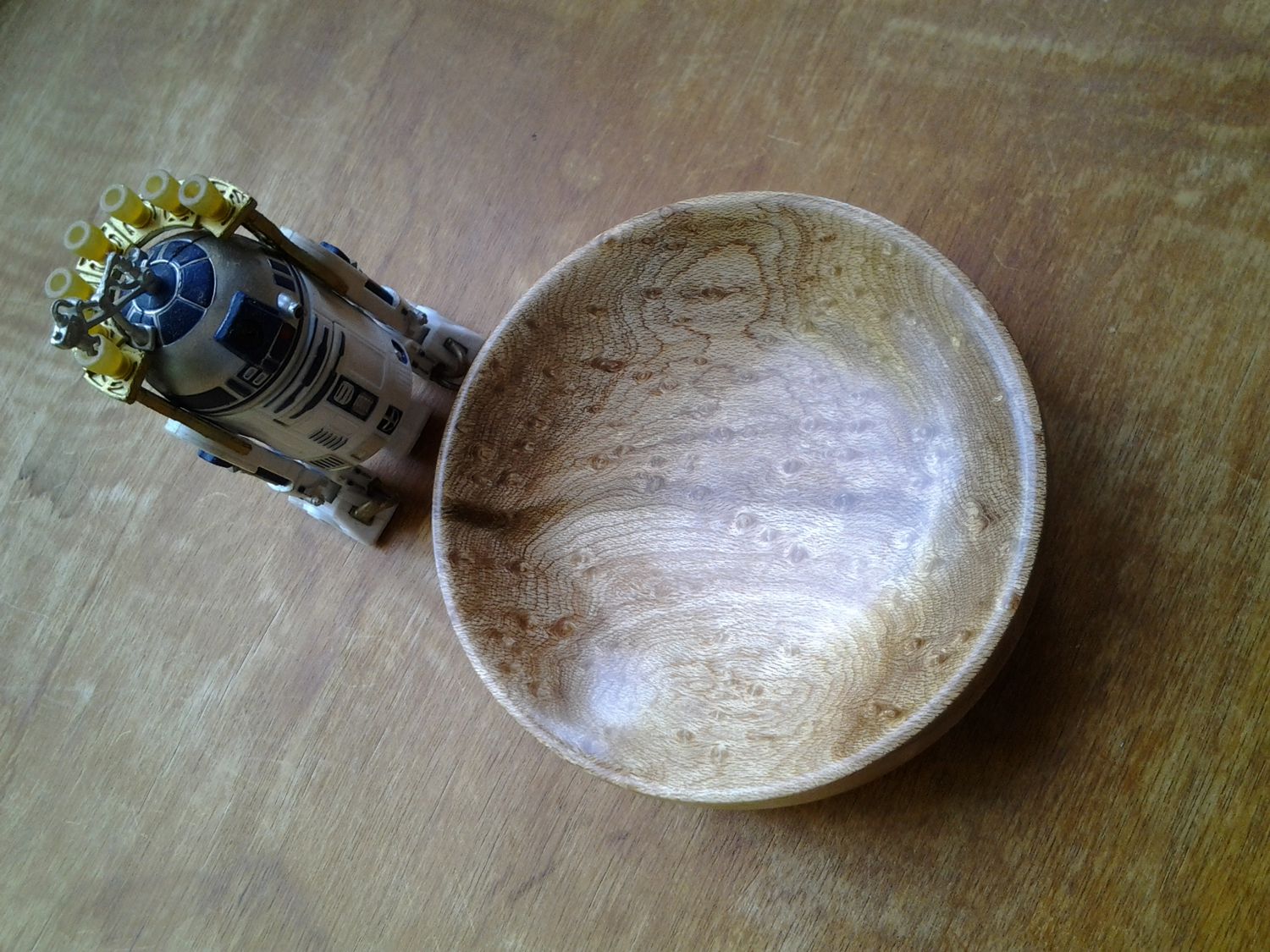 Dark bird's eye maple bowl.