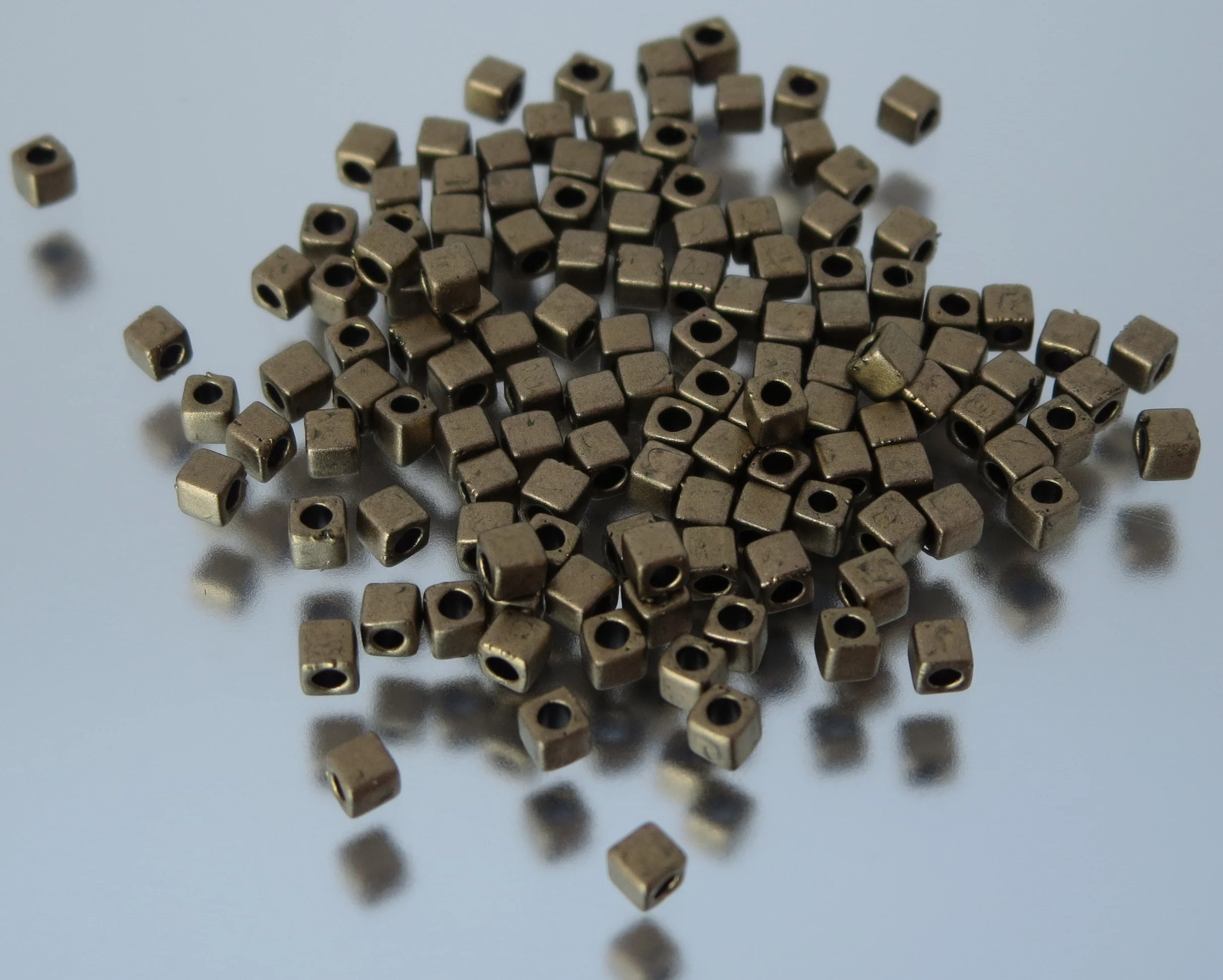 1.8mm Cubes - Matte Met Dk Bronze (#2006)