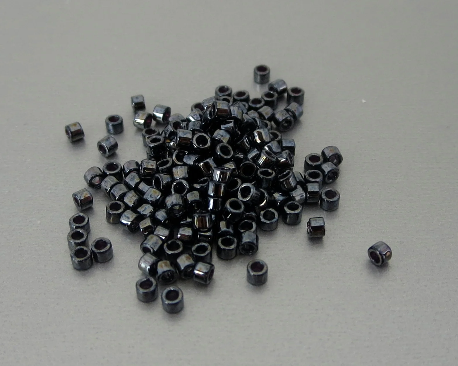 Delica 11º - Gunmetal (#0001)