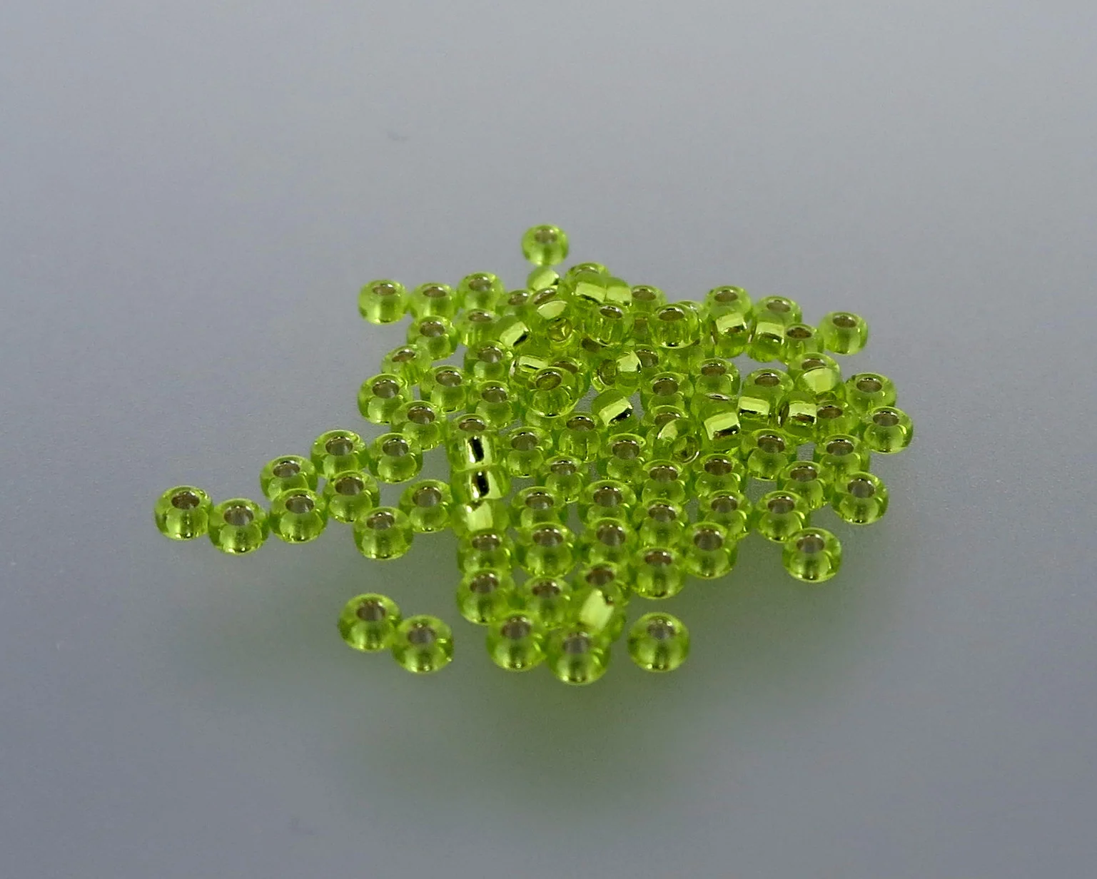 15º Japanese Seed Bead - Silver Lined Chartreuse (#14)