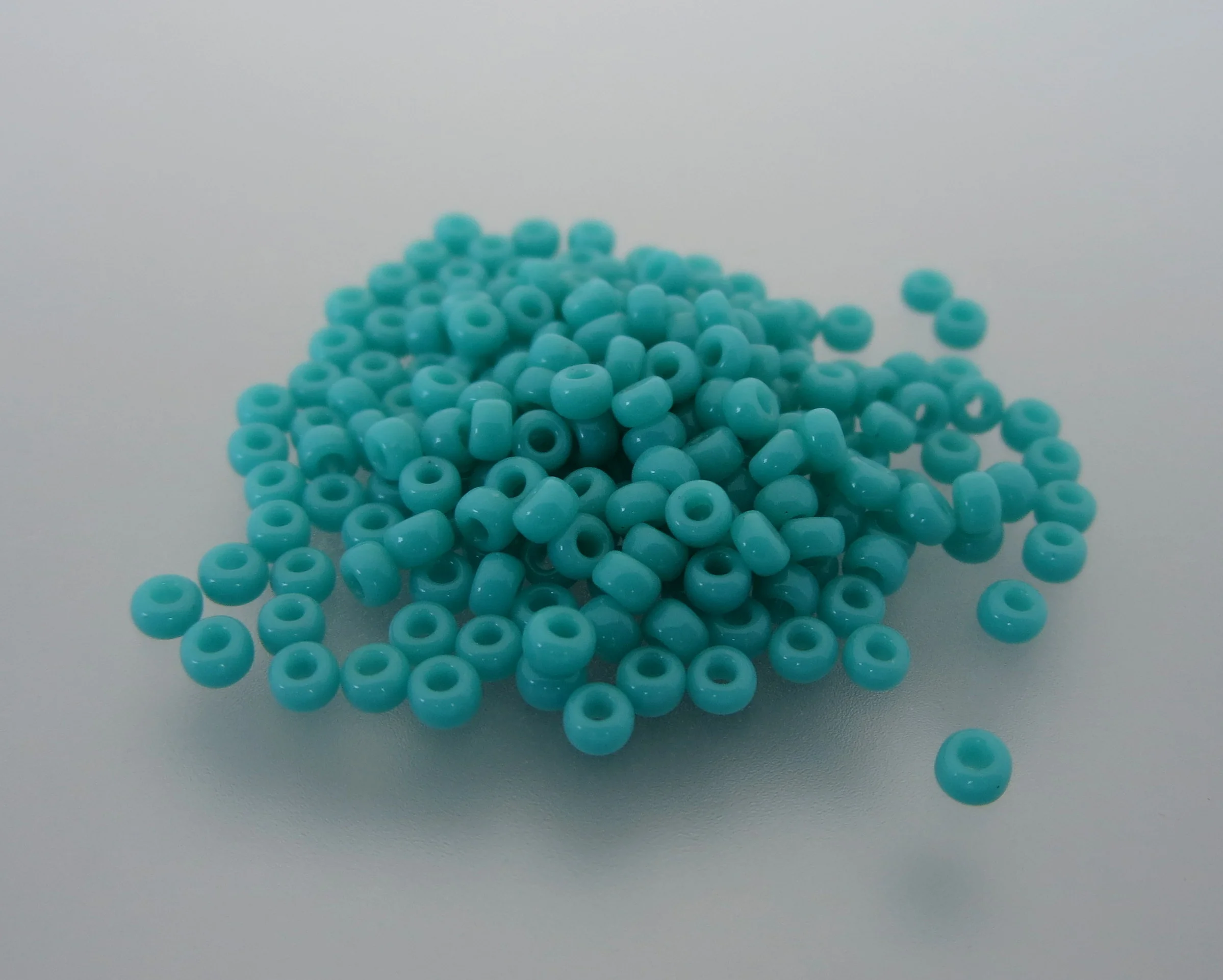 11º Japanese Seed Bead - Op Turquoise Green (#412)