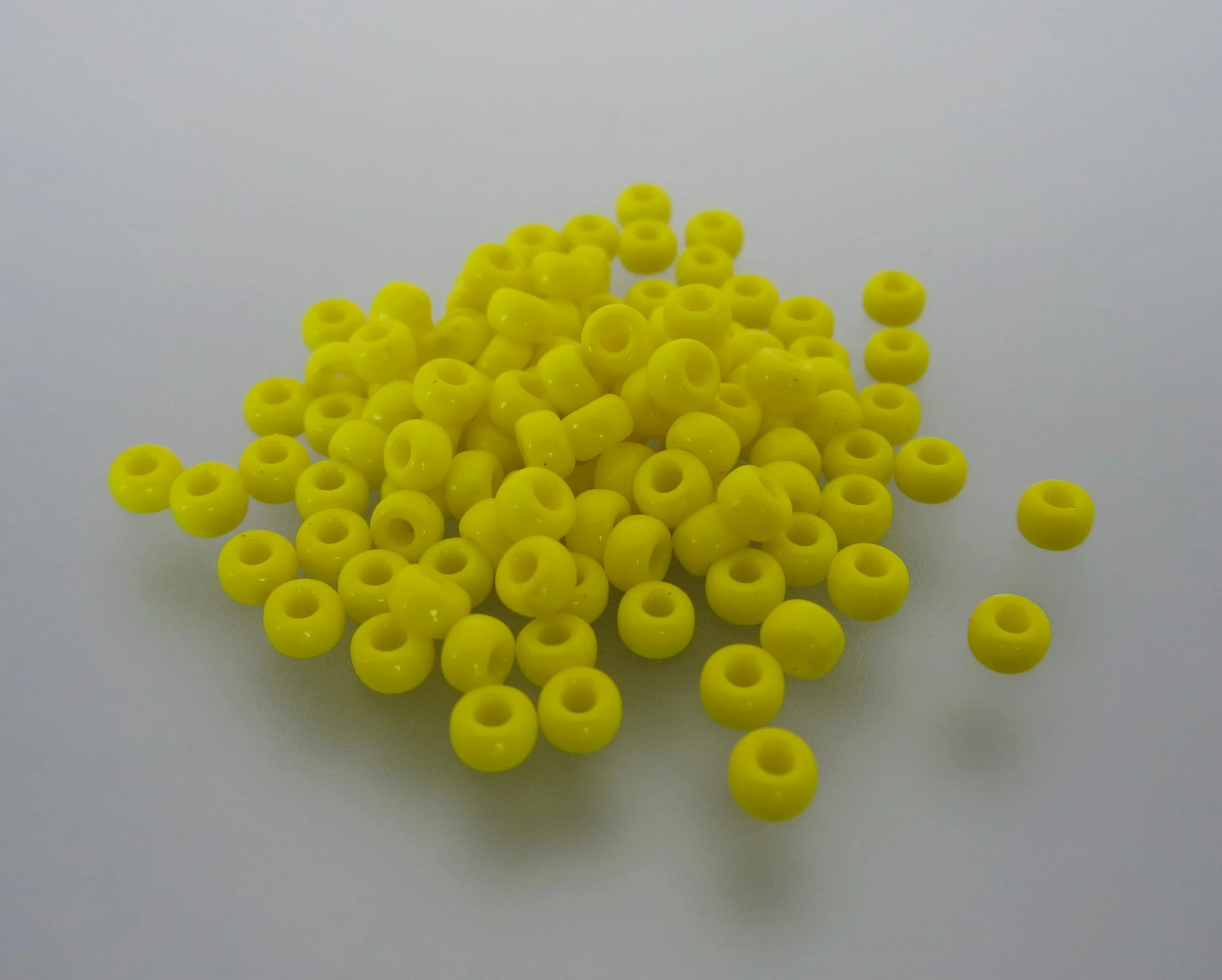8º Japanese Seed Bead - (#404) Opaque Yellow