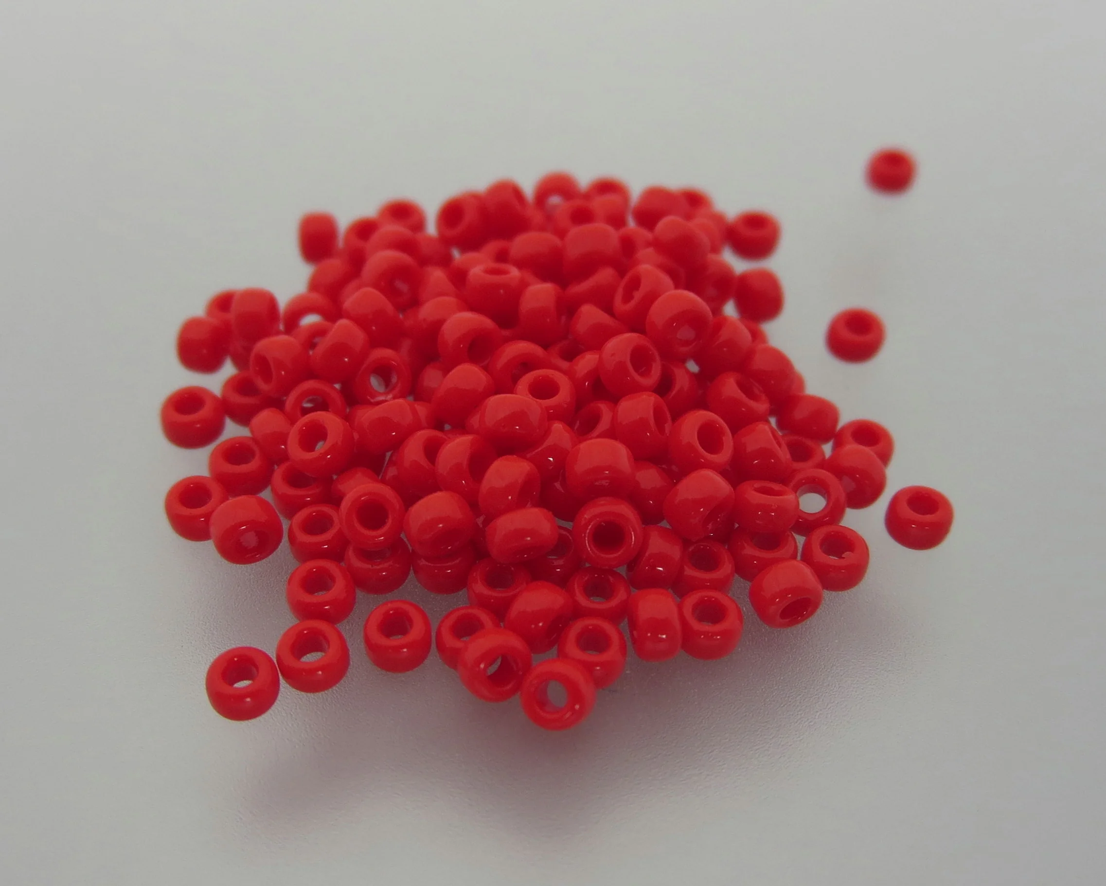 11º Japanese Seed Bead - Op Red (#408)