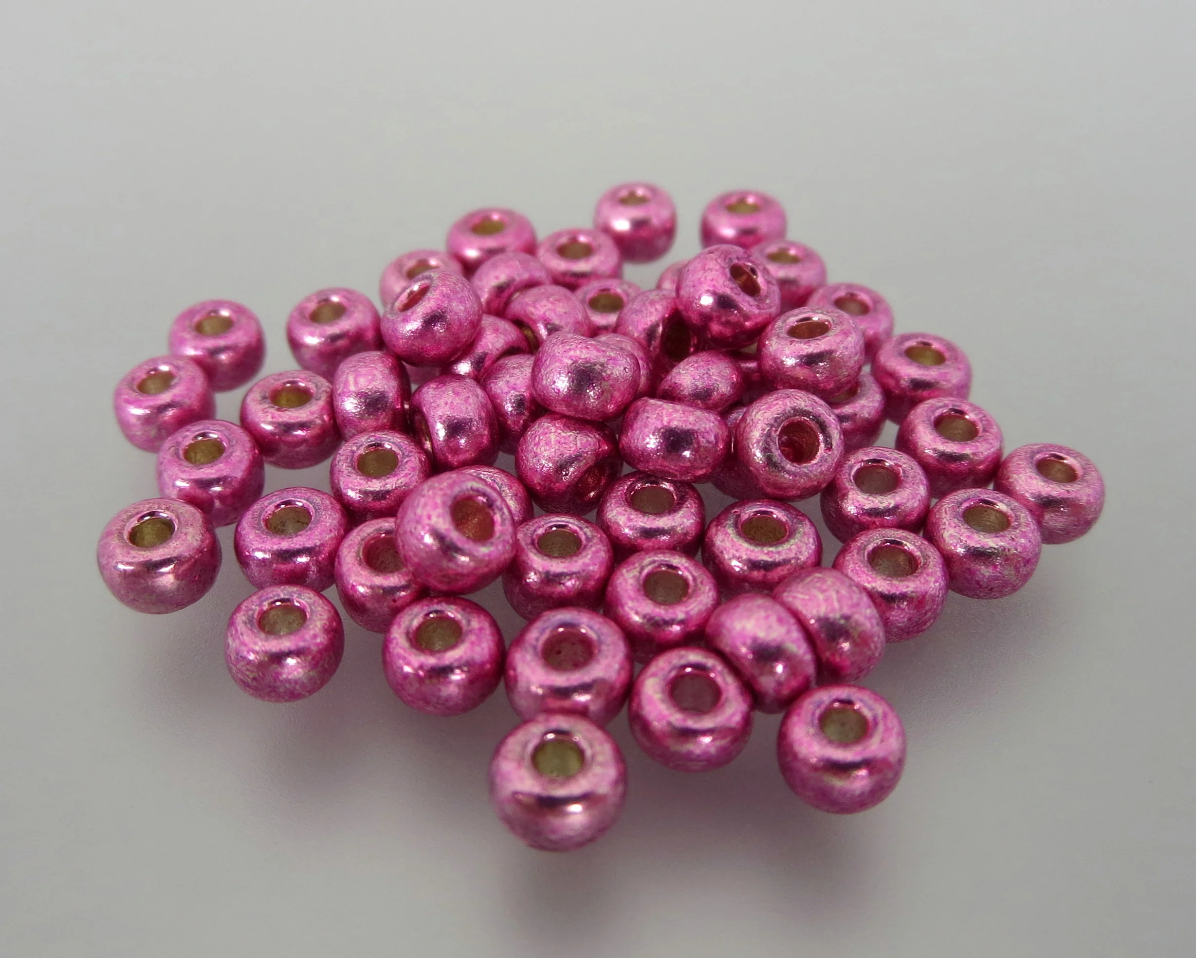 6º Japanese Seed Bead (#4210) Duracoat Galvanized Hot Pink