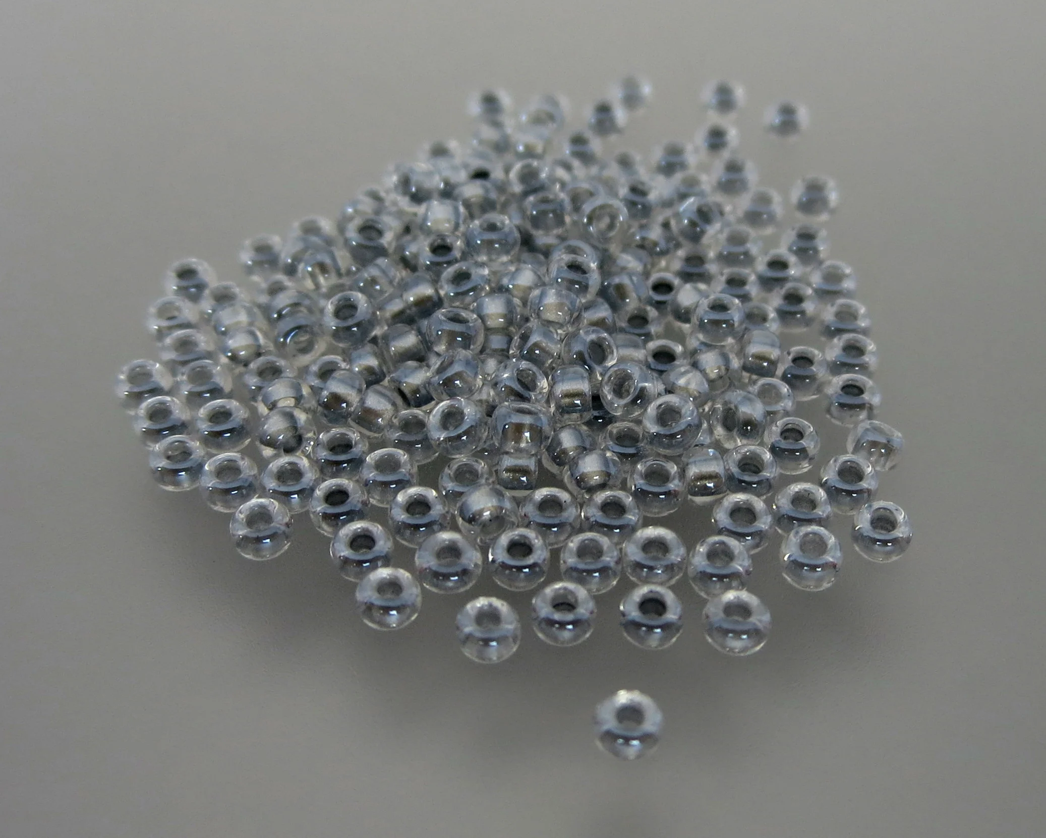 11º Japanese Seed Bead - Spkl Pewter Lined Crystal (#242)