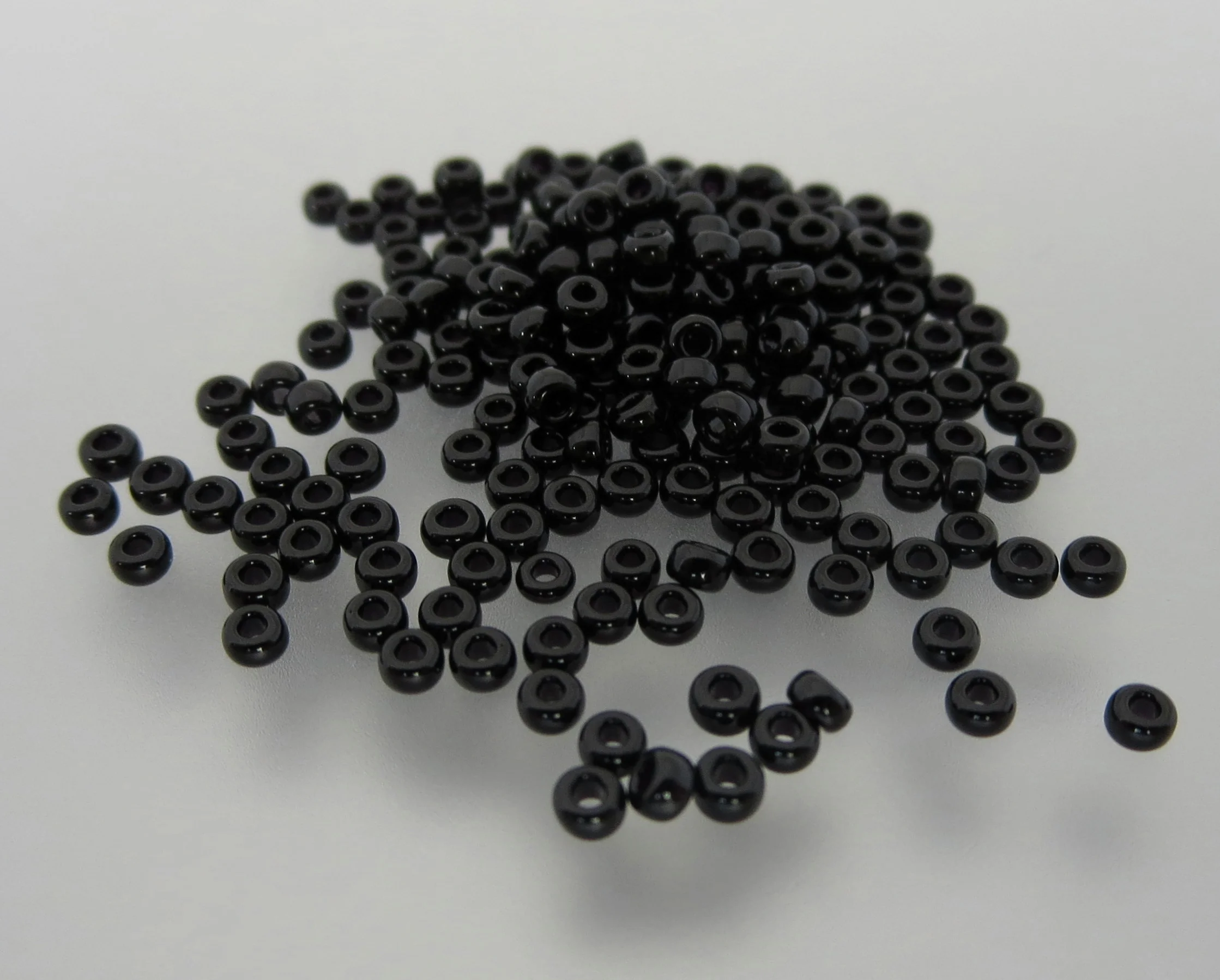 11º Japanese Seed Bead - Black (#401)