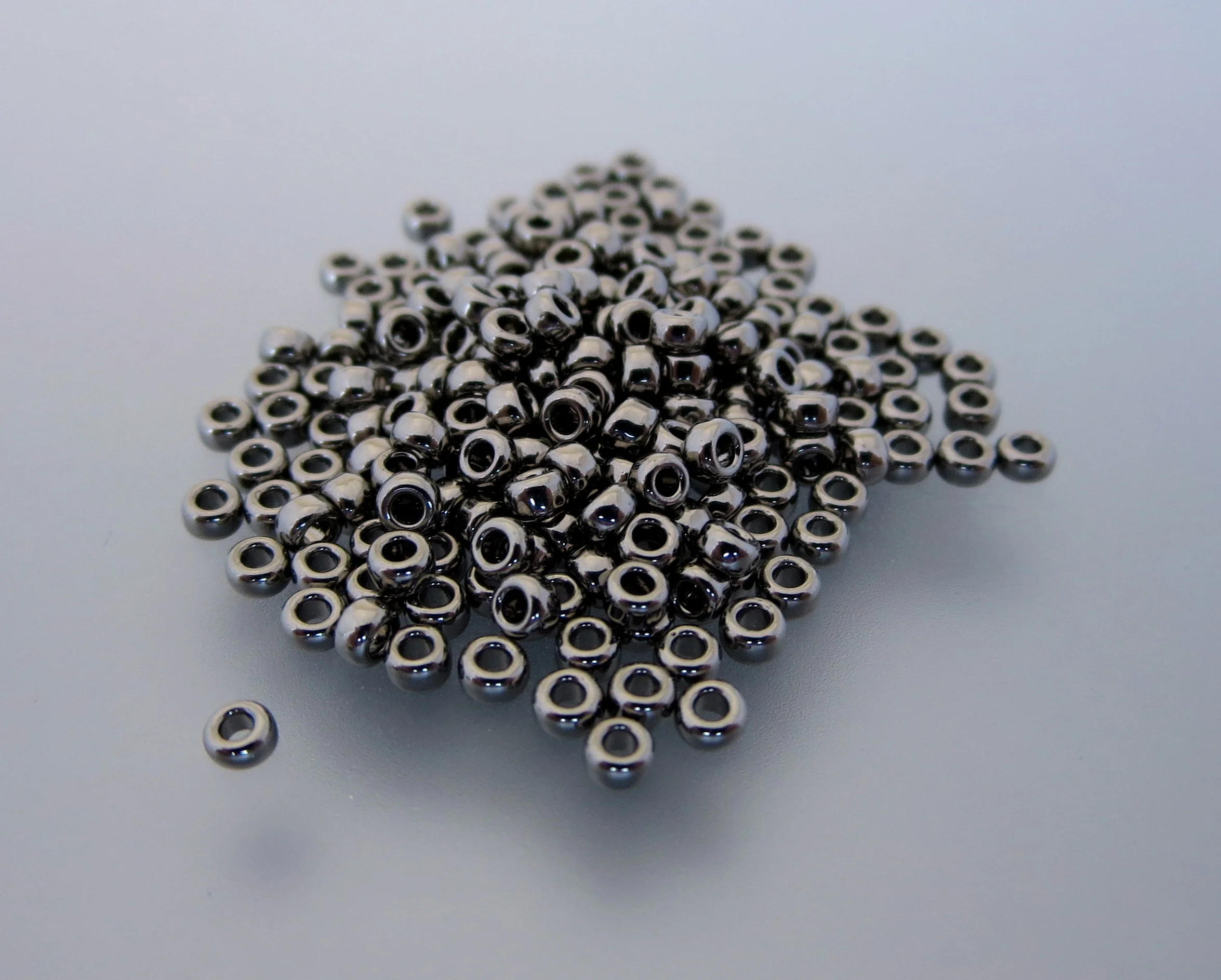 11º Japanese Seed Bead - Nickle Plated (#190)