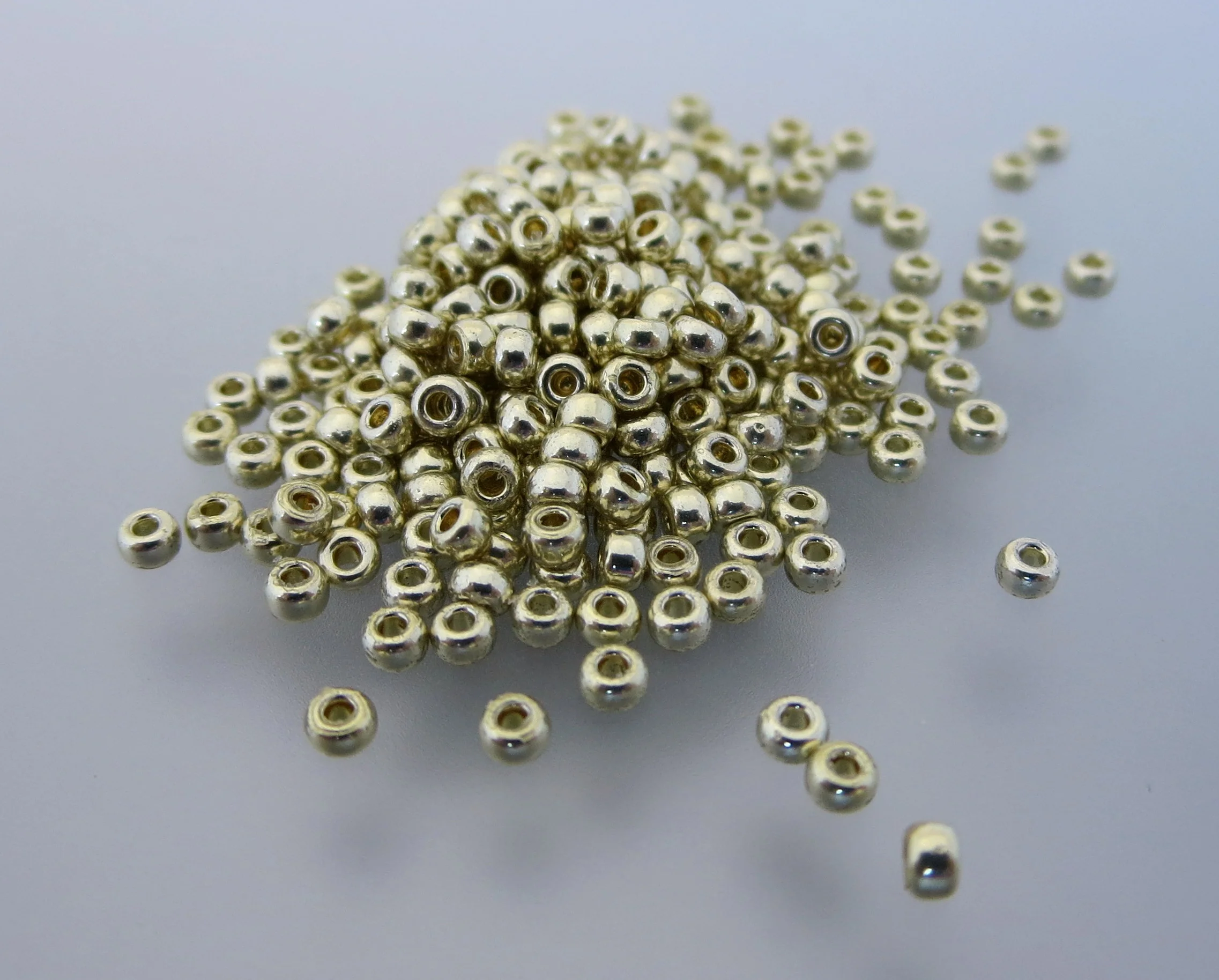 11º Japanese Seed Bead - Duracoat Galvanized Light Pewter (#4201)