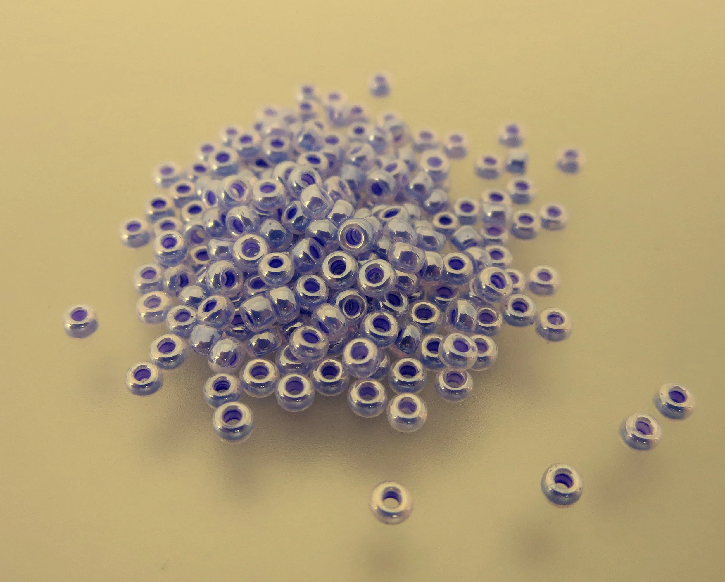 11º Japanese Seed Bead - Lilac Ceylon (#538)