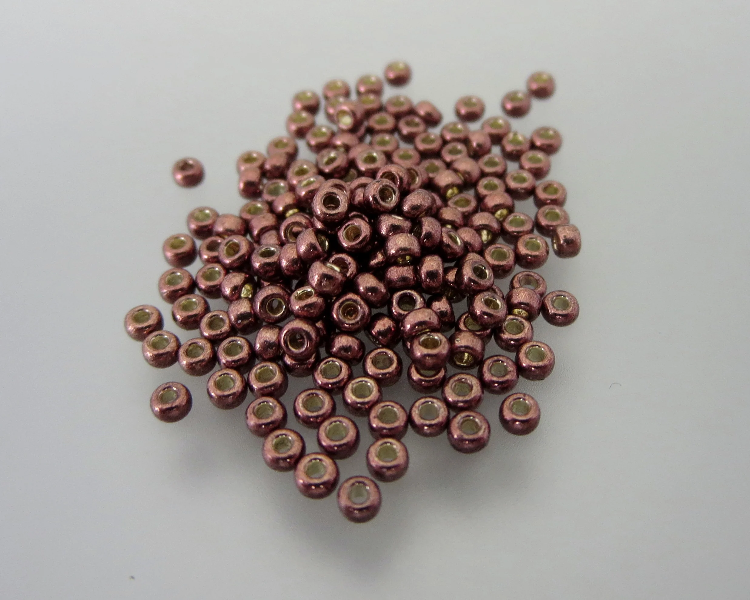11º Japanese Seed Bead - Duracoat Galvanized Dark Mauve (4213)