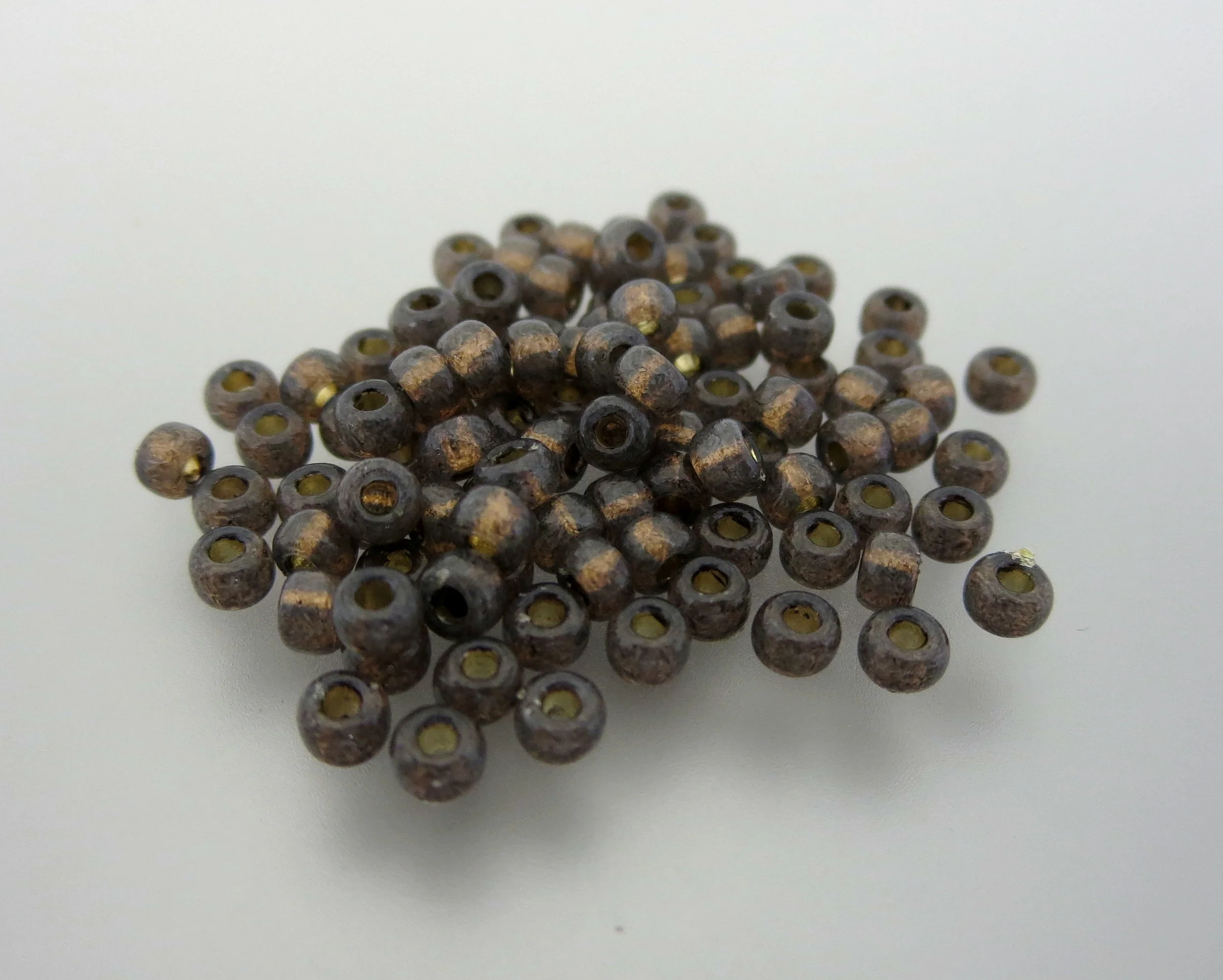 8º Japanese Seed Bead - (#4250) Duracoat S/L Dyed Taupe