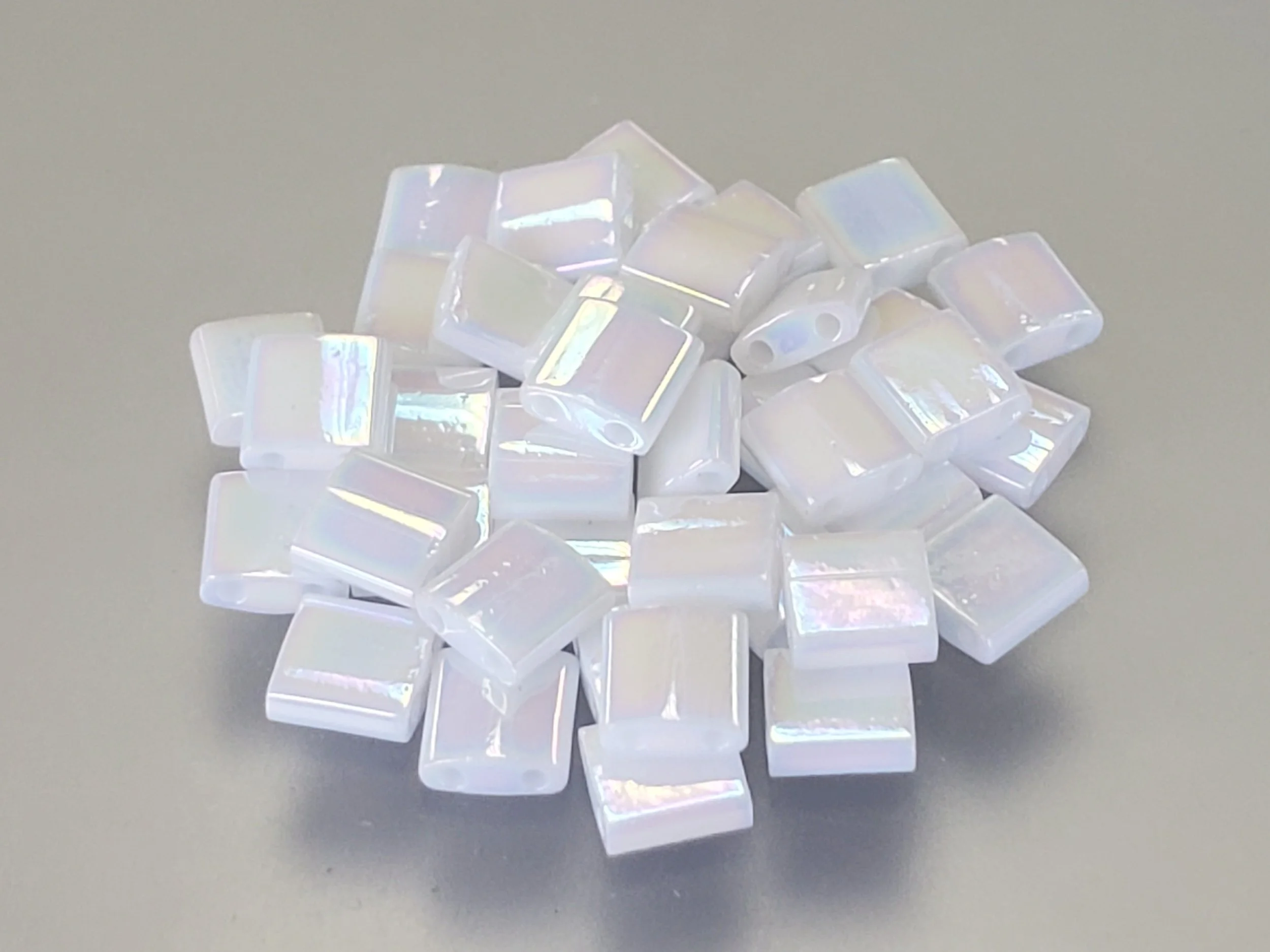 Tila - White Pearl AB (#471)