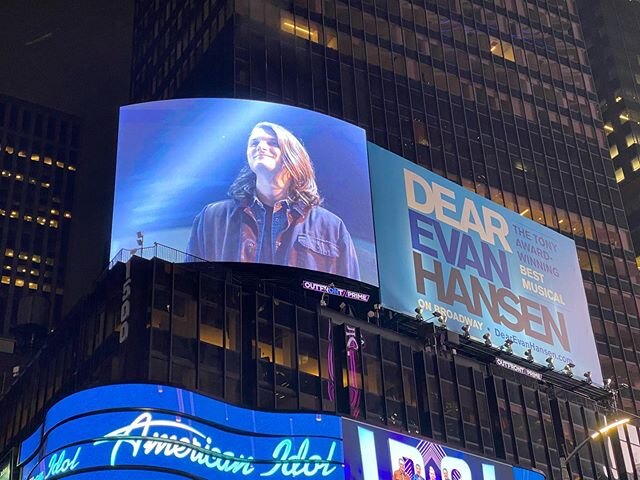Well this is cool. I just can&rsquo;t seem to quit you, @dearevanhansen. Thanks for not photoshopping out my face @sbm64blue