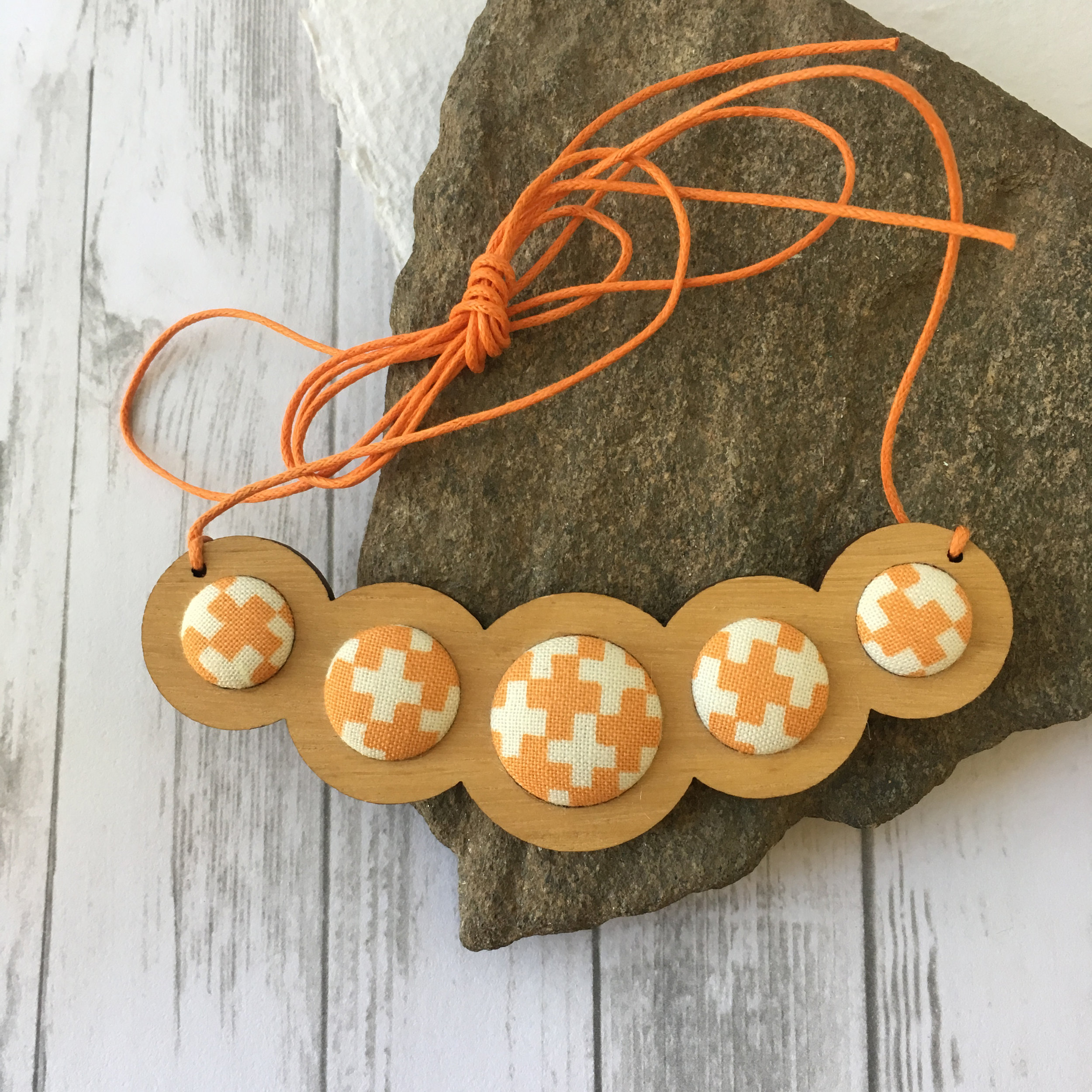 What can be made of buttons: Handmade necklace with adjustable buckle – DIY  is FUN
