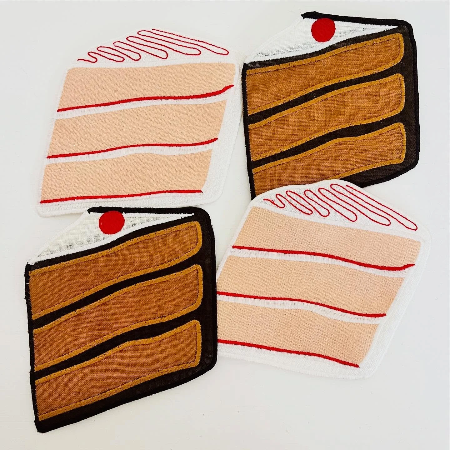 These cocktail napkins double as tiny pieces of art 🍰 Each set has its own personality. There&rsquo;s one for the cake lover, the brunch obsessed, the martini drinker, the snack master &amp; lastly the flower girls 💕🌷