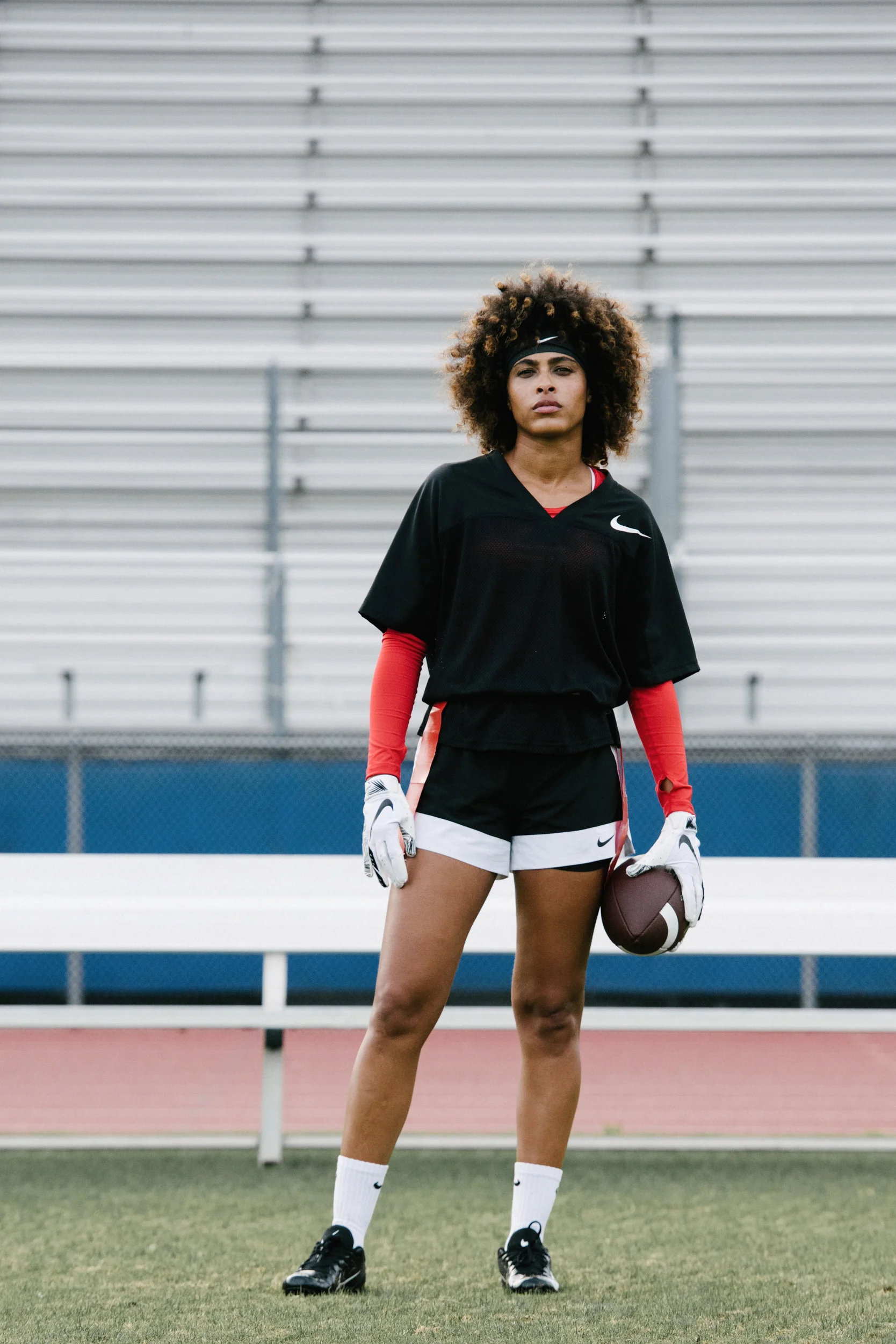Nike_SS19_ESSN_W_CJ_Flag_Football_Lk1_30530.jpg