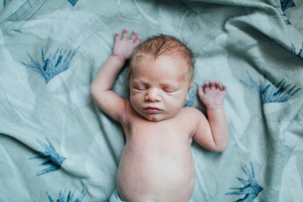 seattle lifestyle newborn photographer in home photography-14.jpg