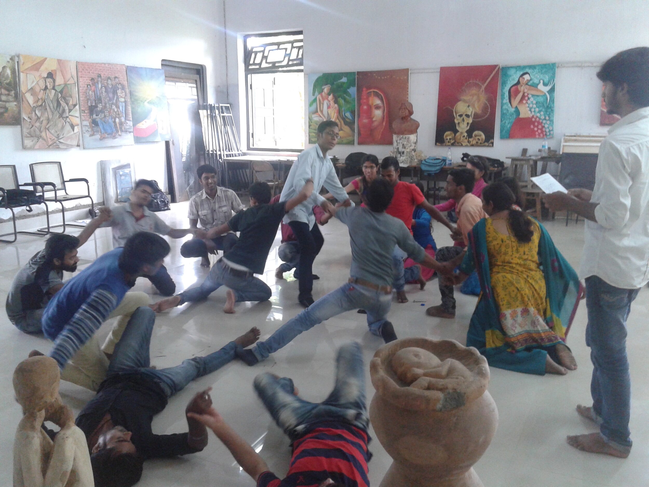 samuder and patna art college students during workshop .jpg