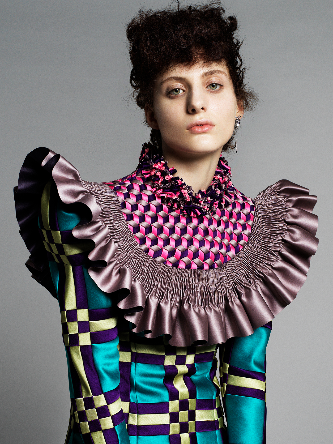 BEAUTIFUL BLOOD MAGAZINE | PHOTOGRAPHY Domen van de Velde | MAKE-UP Liselotte van Saarloos @ ee agency | HAIR Magdalena Loza @ NCL | MODEL 