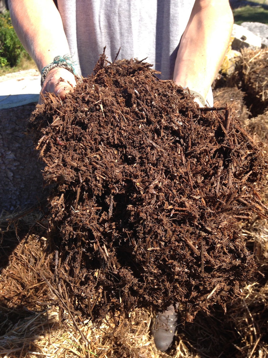 Pulling the straw bales apart