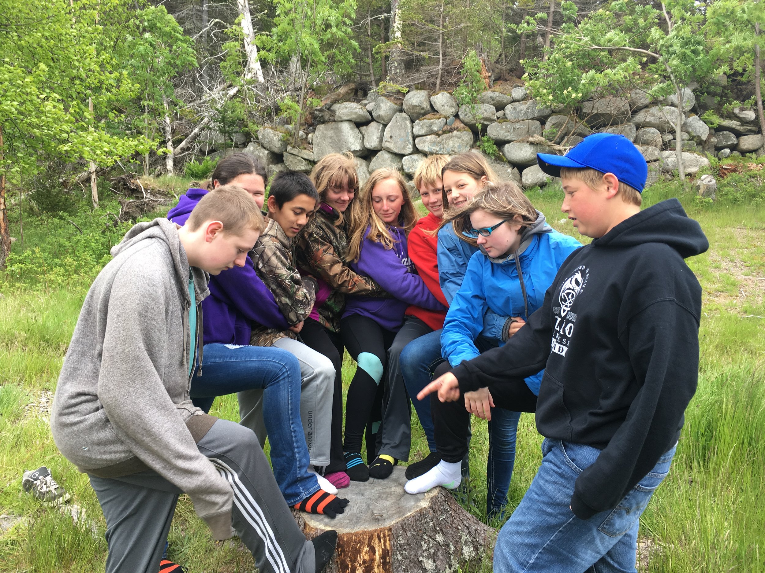 Vinalhaven students team up for a challenge on Hurricane Island.