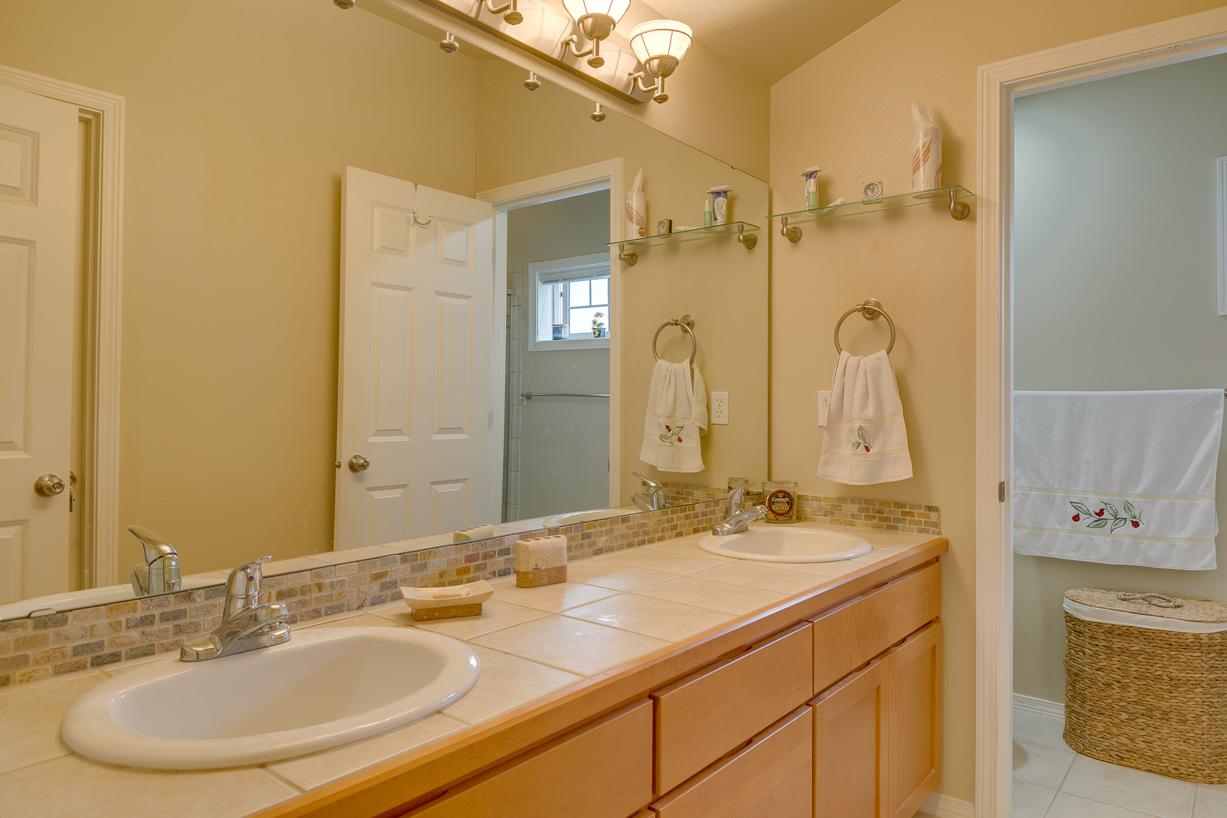 Master Bathroom.1.jpg