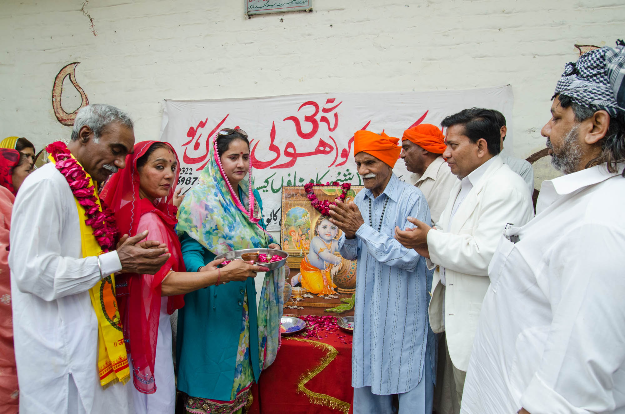  At the Valimiki Mandir in Lahore’s Anarkali bazaar, the Hindu community of Lahore praying for the prosperity of Pakistan on the event of Holi. Holi symbolises the arrival of spring. 