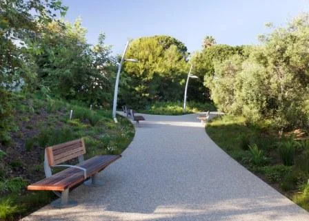 Custom teak benches are located throughout Tongva Park