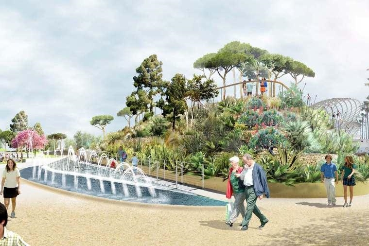 Dramatic water feature at Ocean Avenue entrance